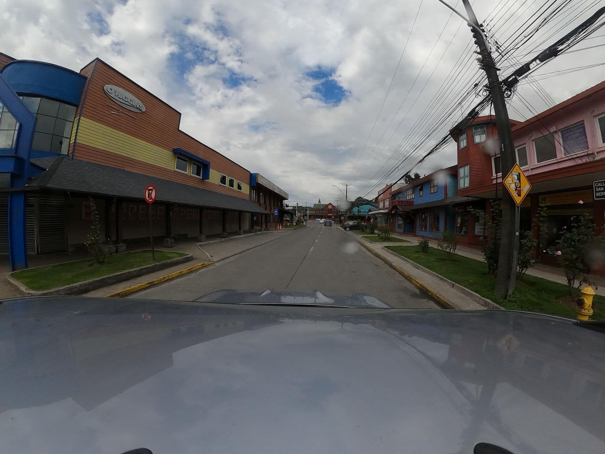 Street view near Turismo Outsider, Puerto Varas — © felipeeugenio (CC BY-SA · Mapillary)