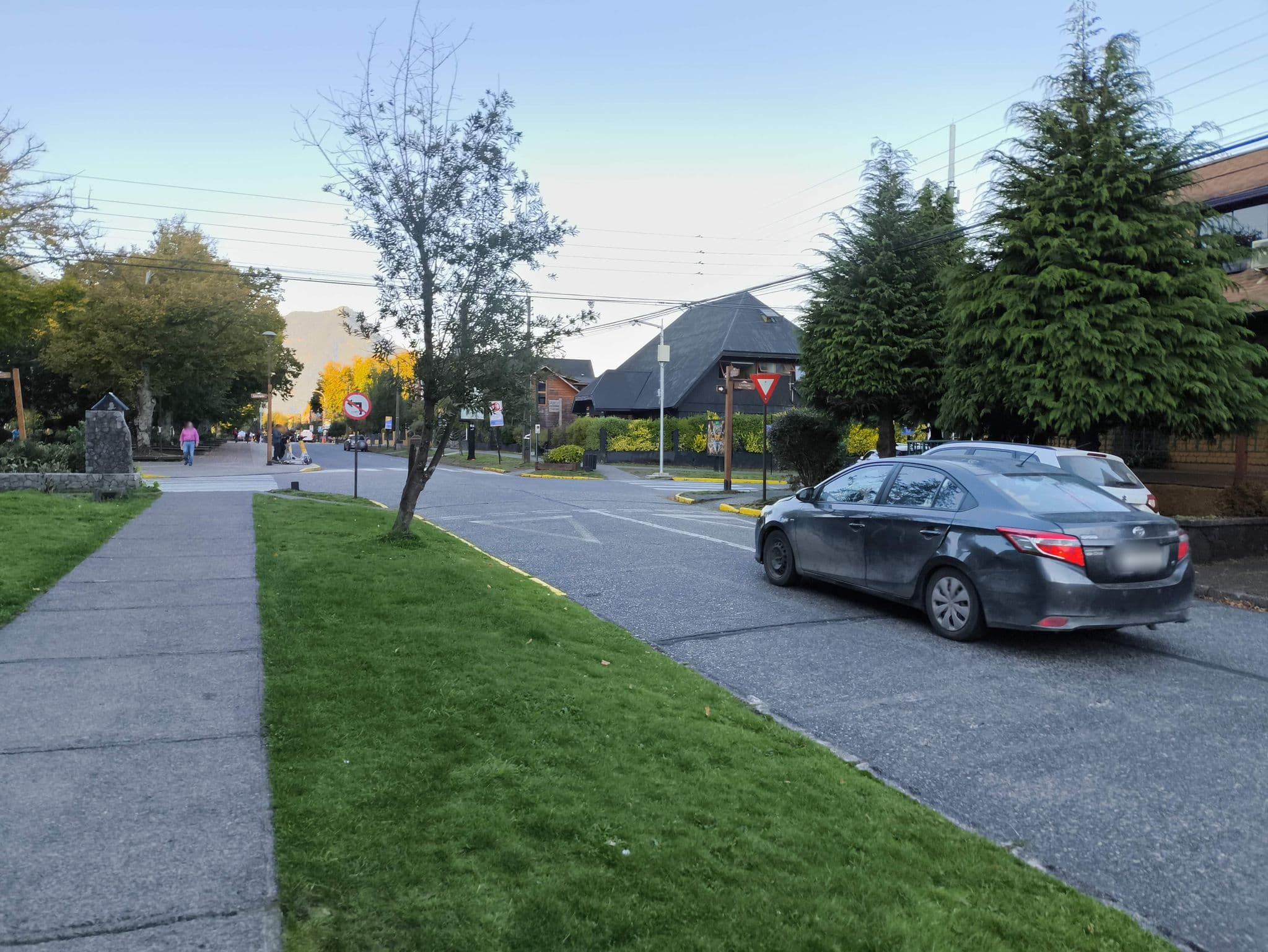 Street view near Hotel Selina, Pucón — © cotelabarca (CC BY-SA · Mapillary)