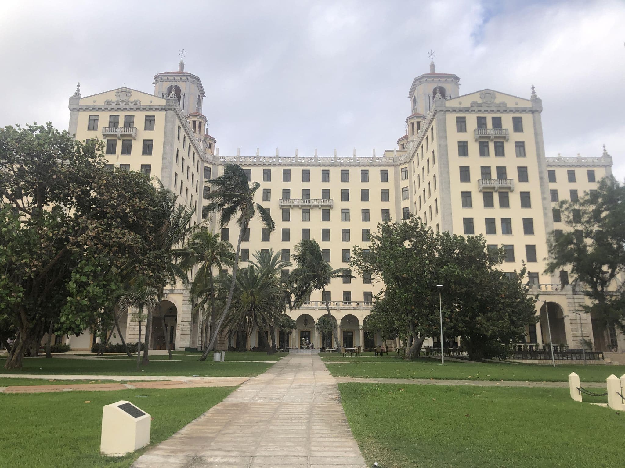 Street view near Hotel Nacional de Cuba, Havana