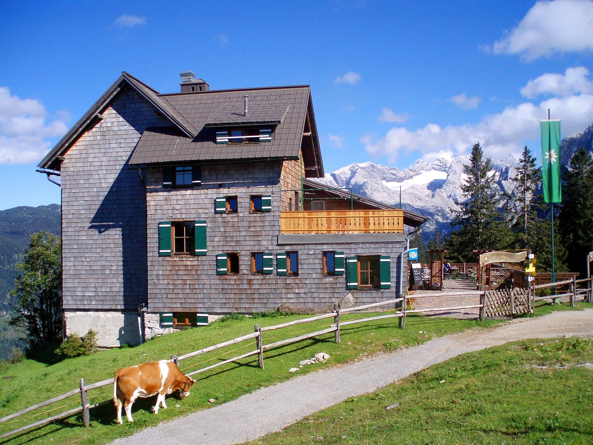 Gablonzer Hütte (via Wikimedia Commons, CC BY-SA 3.0 de)