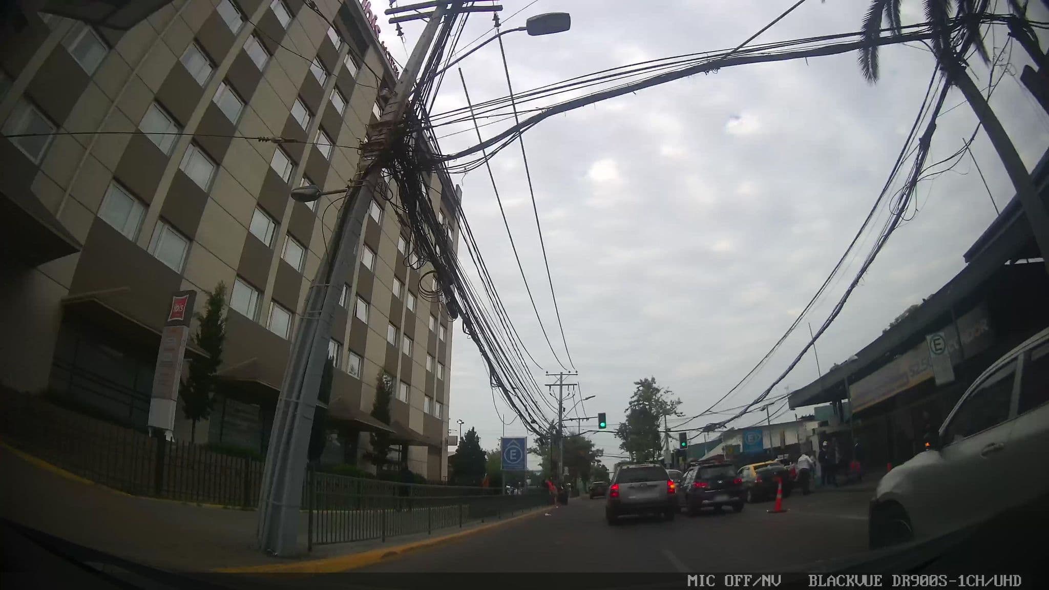 Street view near ibis, Santiago — © kaart_4 (CC BY-SA · Mapillary)