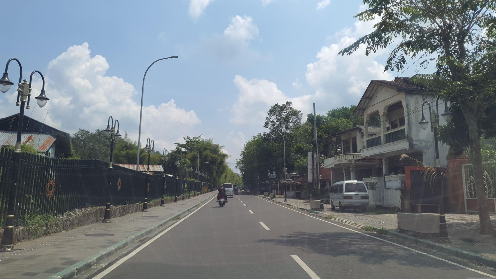Street view near Lotus GH, Mertoyudan — © FotoPeta (CC BY-SA · Mapillary)