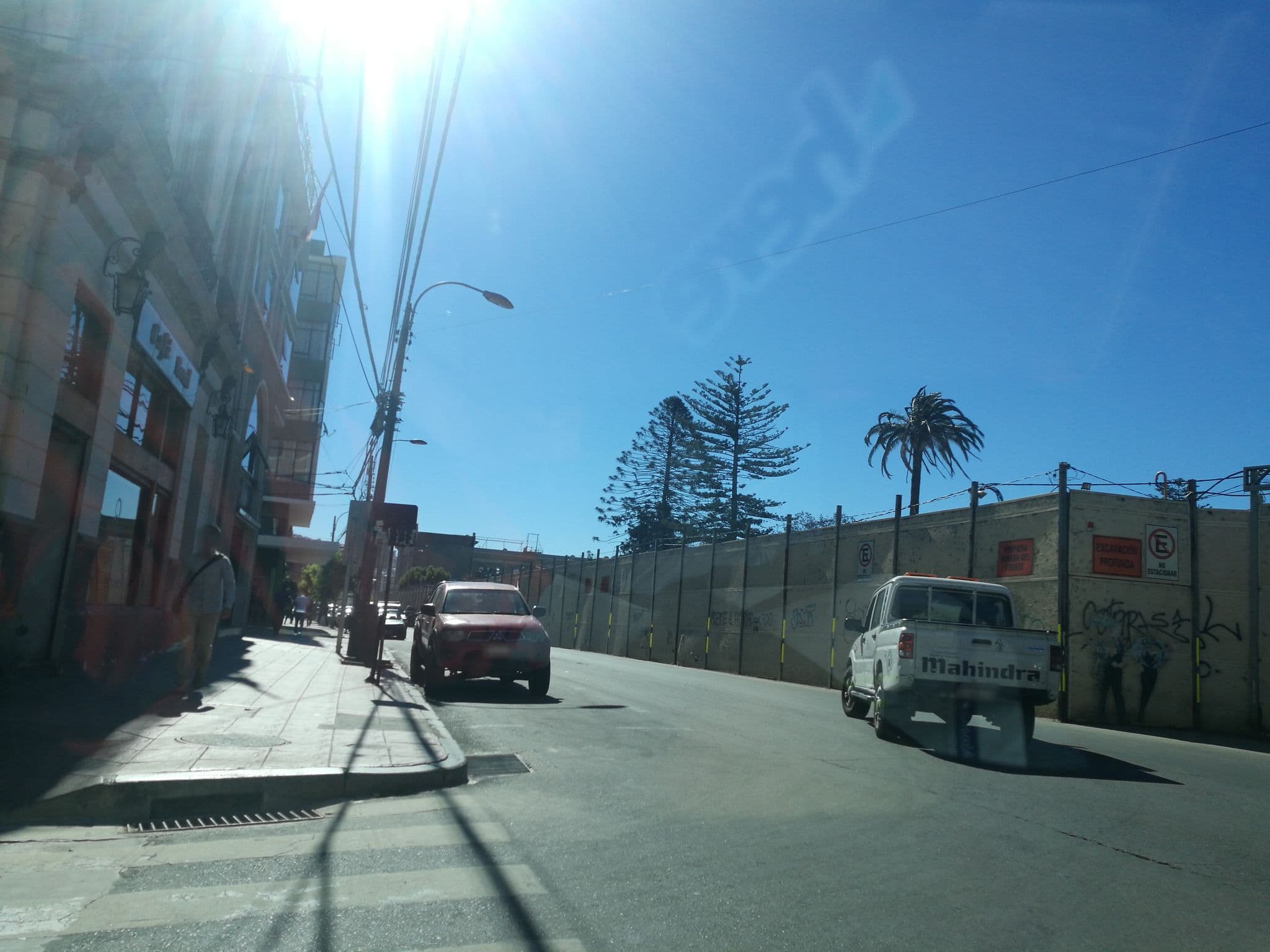 Street view near Hotel Bahía Valparaíso, Valparaíso — © lobosnicolas (CC BY-SA · Mapillary)