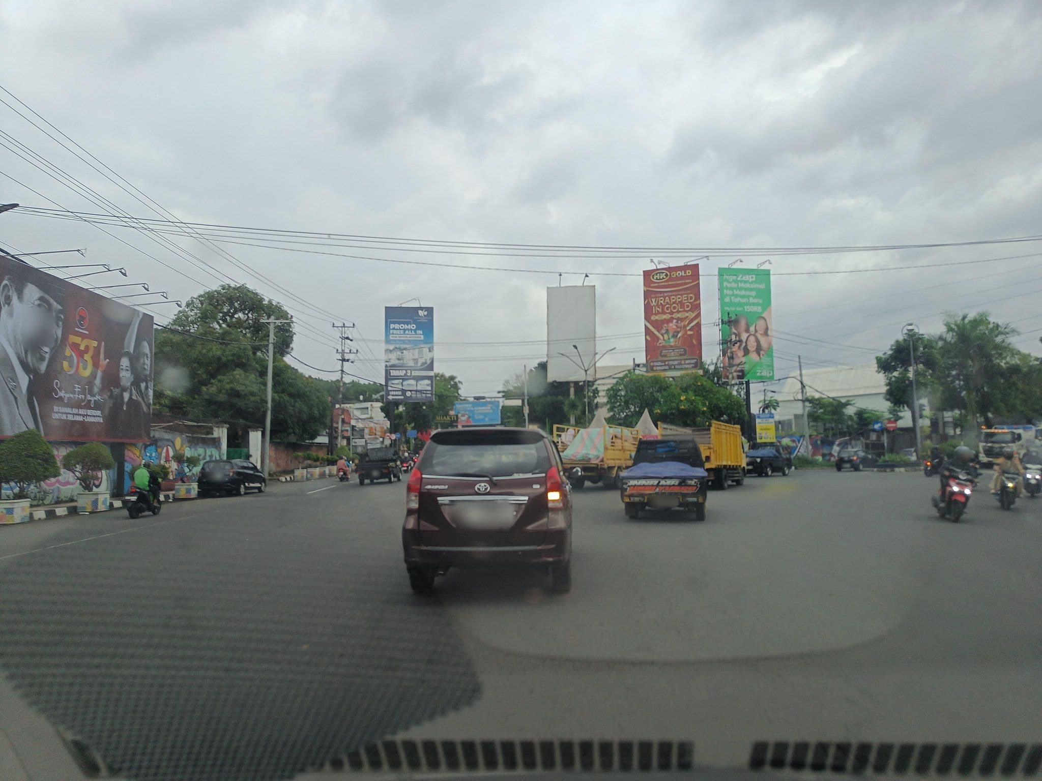 Street view near Hotel Trio, Mertoyudan — © hen0ch (CC BY-SA · Mapillary)