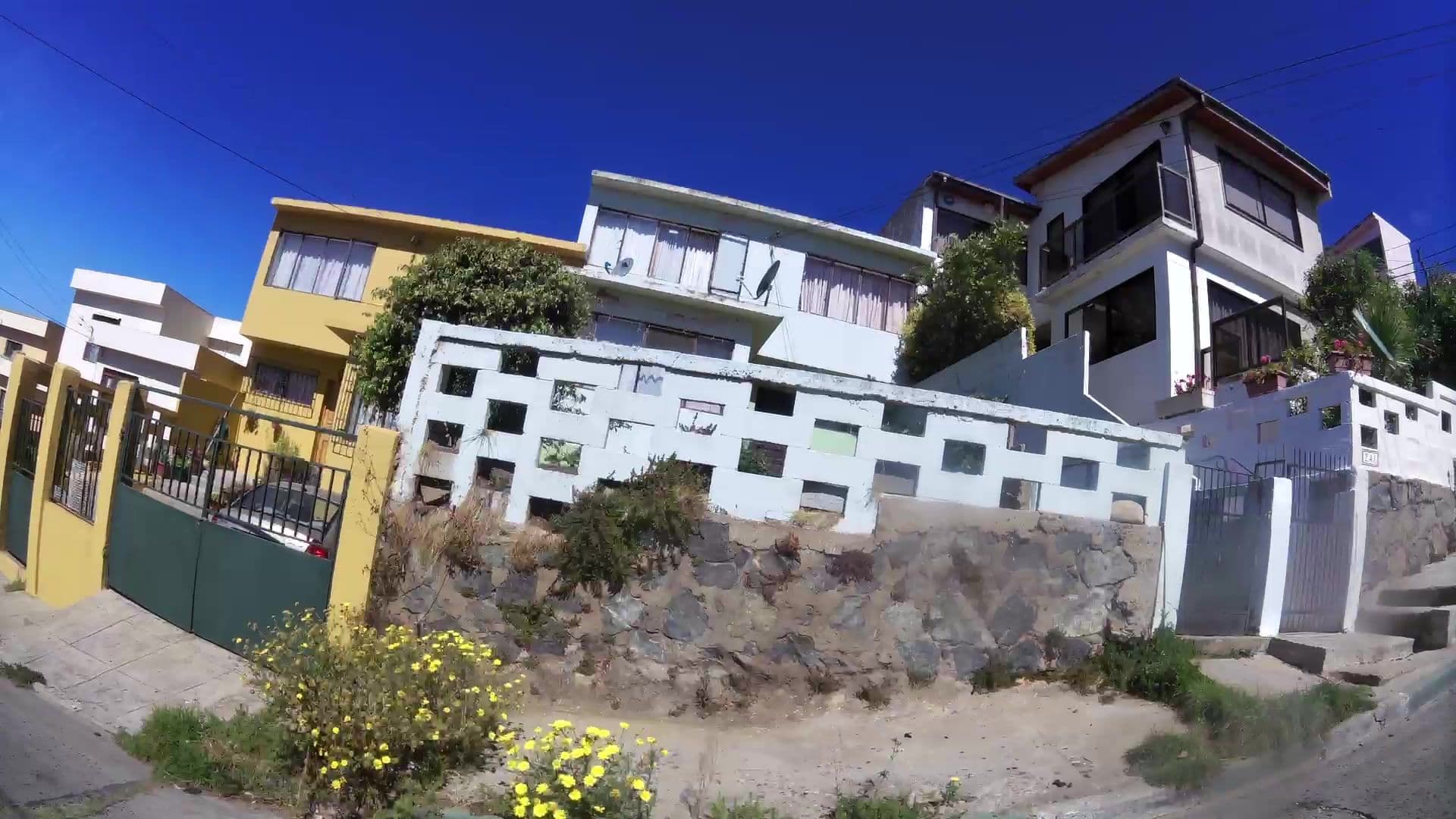 Street view near Residencial Nautica Timonel Julio Pincheira, Valparaíso — © kaartcam (CC BY-SA · Mapillary)