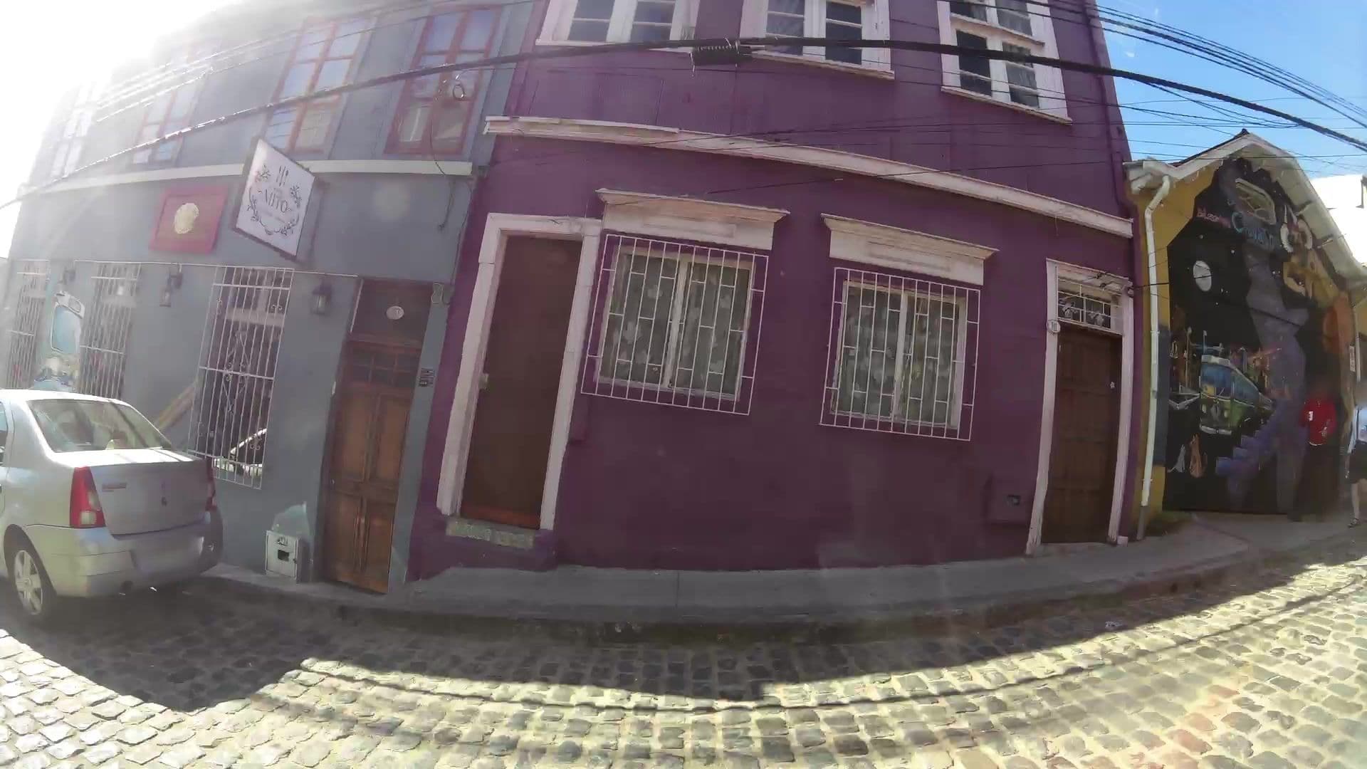Street view near Hostal Escalera al Puerto, Valparaíso — © kaartcam (CC BY-SA · Mapillary)