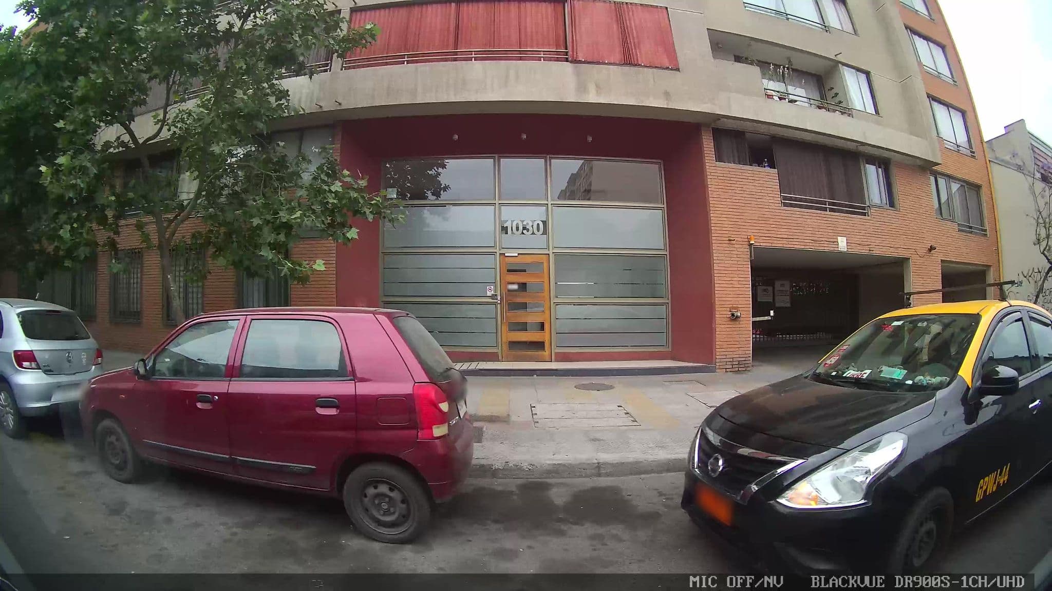 Street view near Hotel Diez Once, Santiago — © kaart_3 (CC BY-SA · Mapillary)