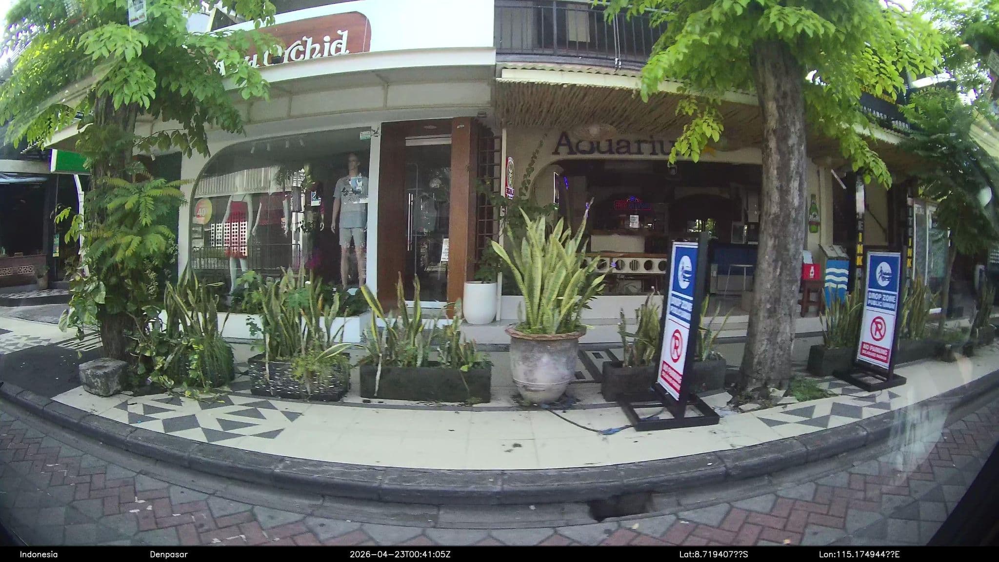 Street view near Aquarius Star Hotel, Kuta
