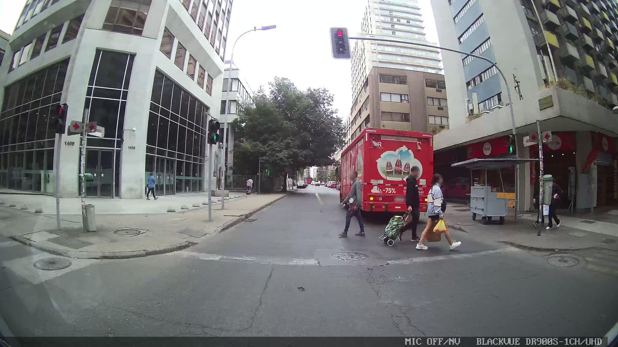 Street view near Alvavi Apartments Huerfanos, Santiago — © kaart_3 (CC BY-SA · Mapillary)