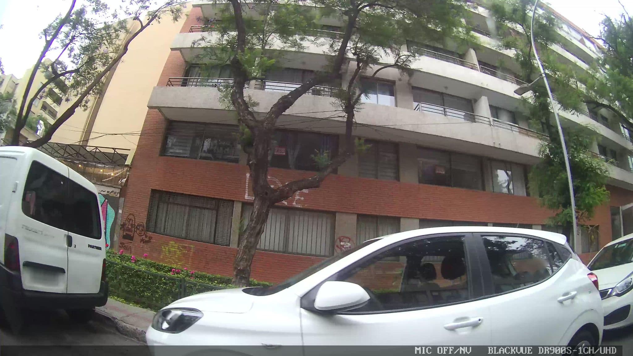 Street view near The Key to Santiago República, Santiago — © kaart_4 (CC BY-SA · Mapillary)