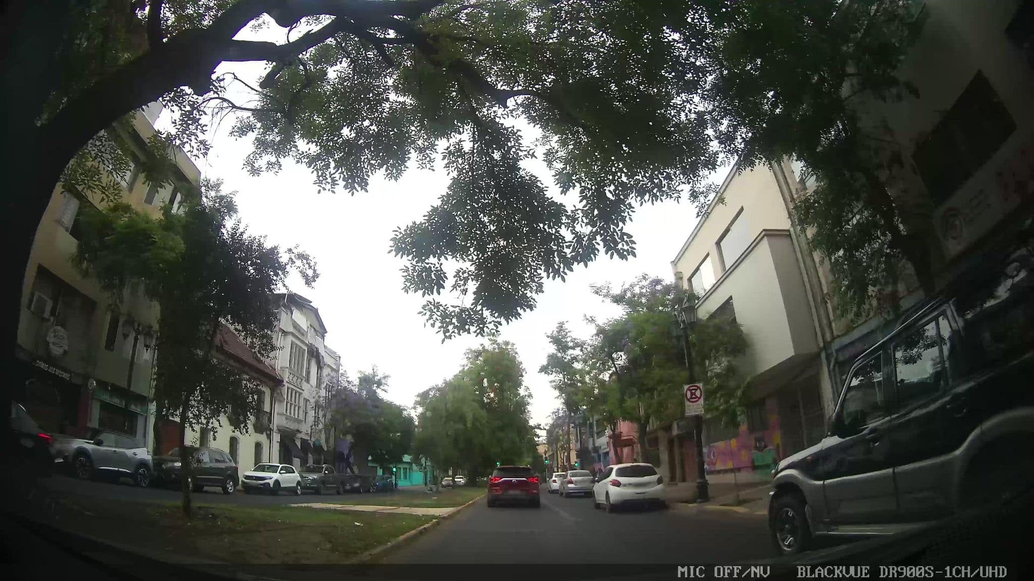 Street view near Carrillon Hoteles, Santiago — © kaart_4 (CC BY-SA · Mapillary)
