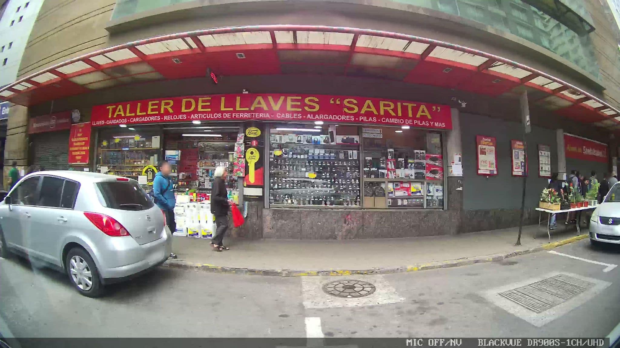 Street view near Huerfanos Suite, Santiago — © kaart_3 (CC BY-SA · Mapillary)