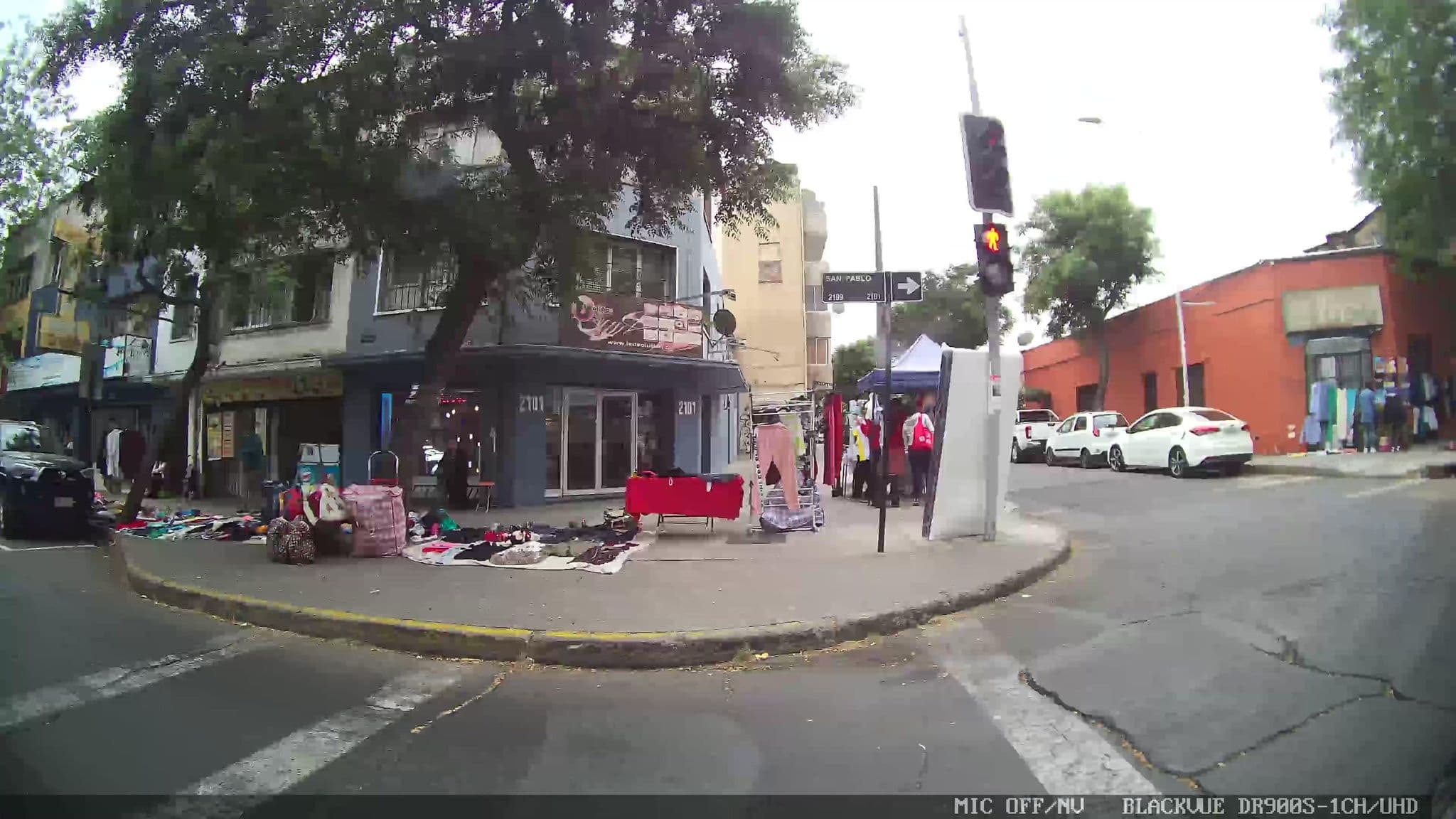 Street view near Hotel Moon, Santiago — © kaart_1 (CC BY-SA · Mapillary)