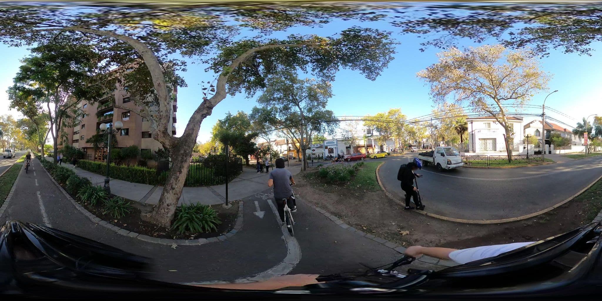 Street view near Casa Viva Hostel, Santiago — © ariellopez (CC BY-SA · Mapillary)