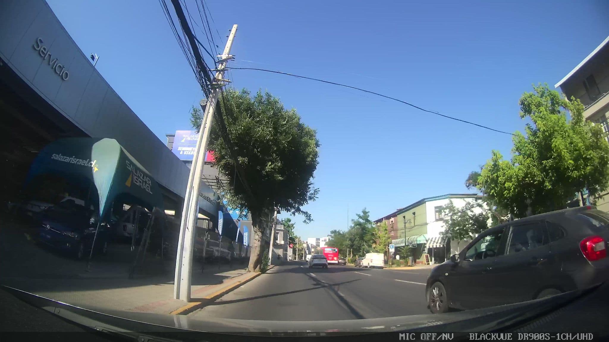 Street view near Nomades Hostel, Santiago — © kaart_4 (CC BY-SA · Mapillary)