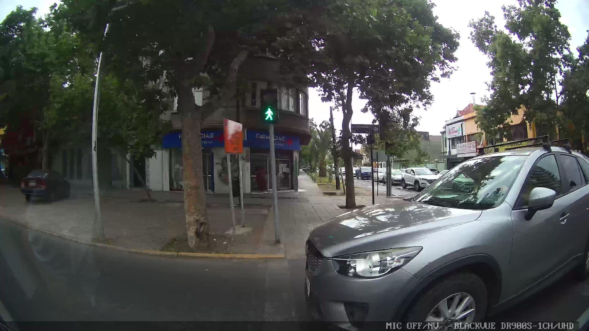 Street view near Hotel Elisa Cole, Santiago — © kaart_3 (CC BY-SA · Mapillary)