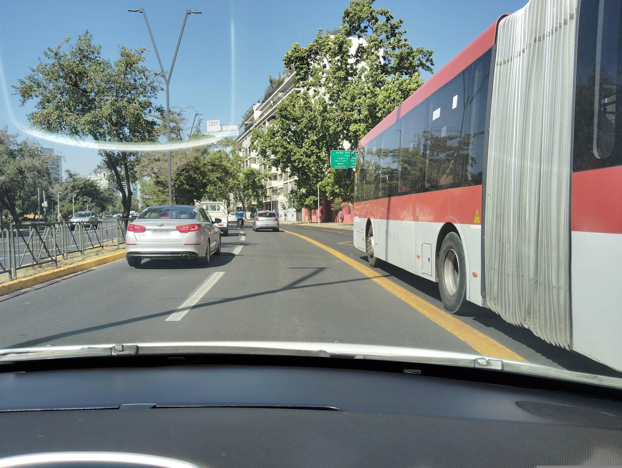 Street view near Apart Hotel Latino, Santiago — © ariellopez (CC BY-SA · Mapillary)
