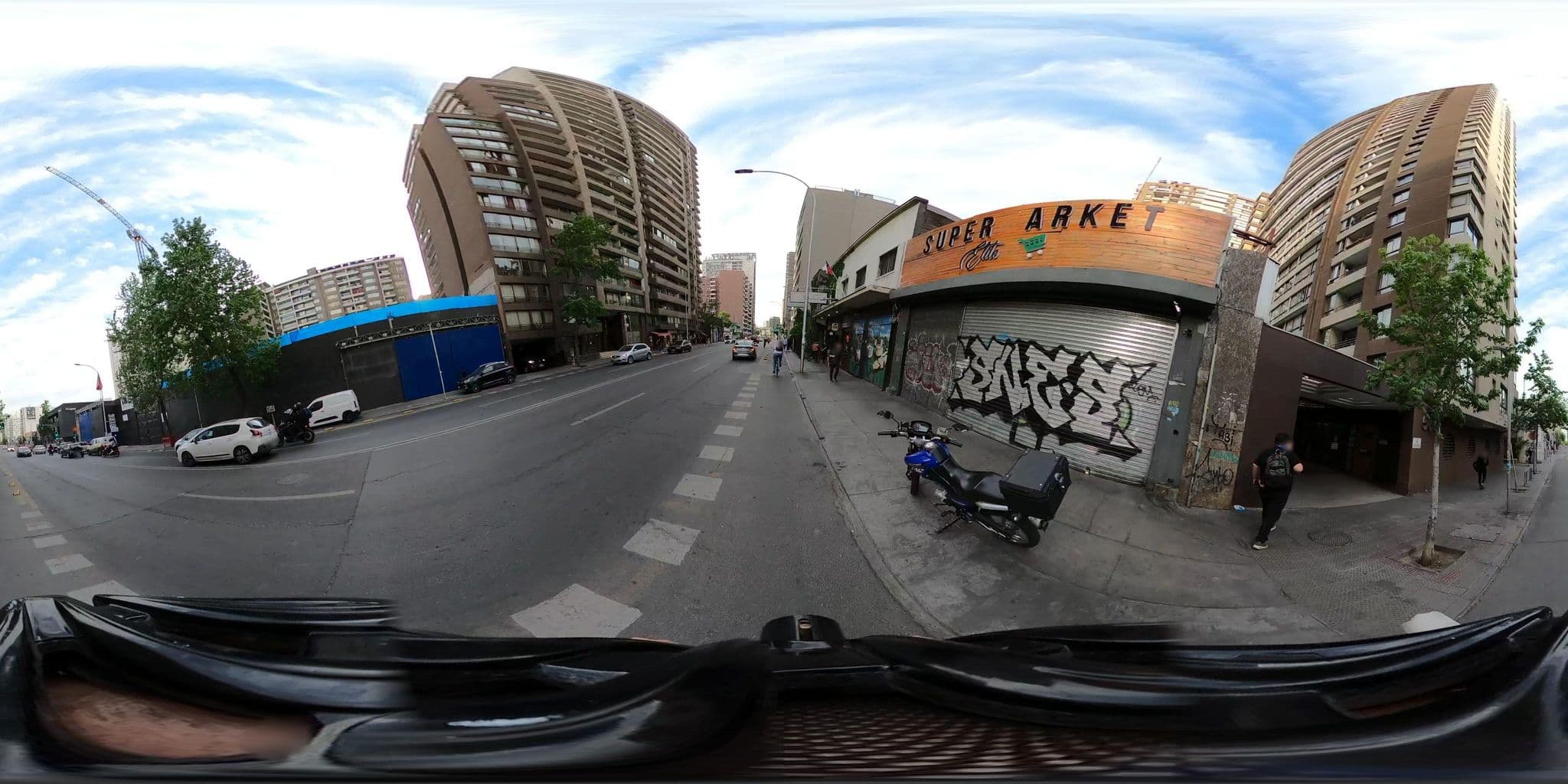 Street view near Amoblados Portugal, Santiago — © ariellopez (CC BY-SA · Mapillary)