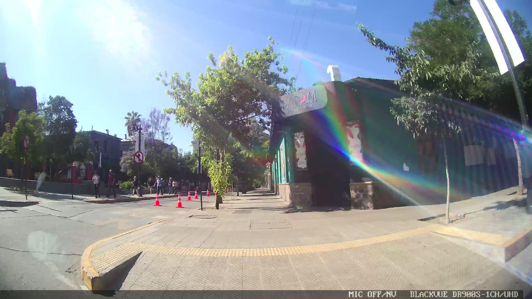 Street view near Hostel Pass, Santiago — © kaart_1 (CC BY-SA · Mapillary)