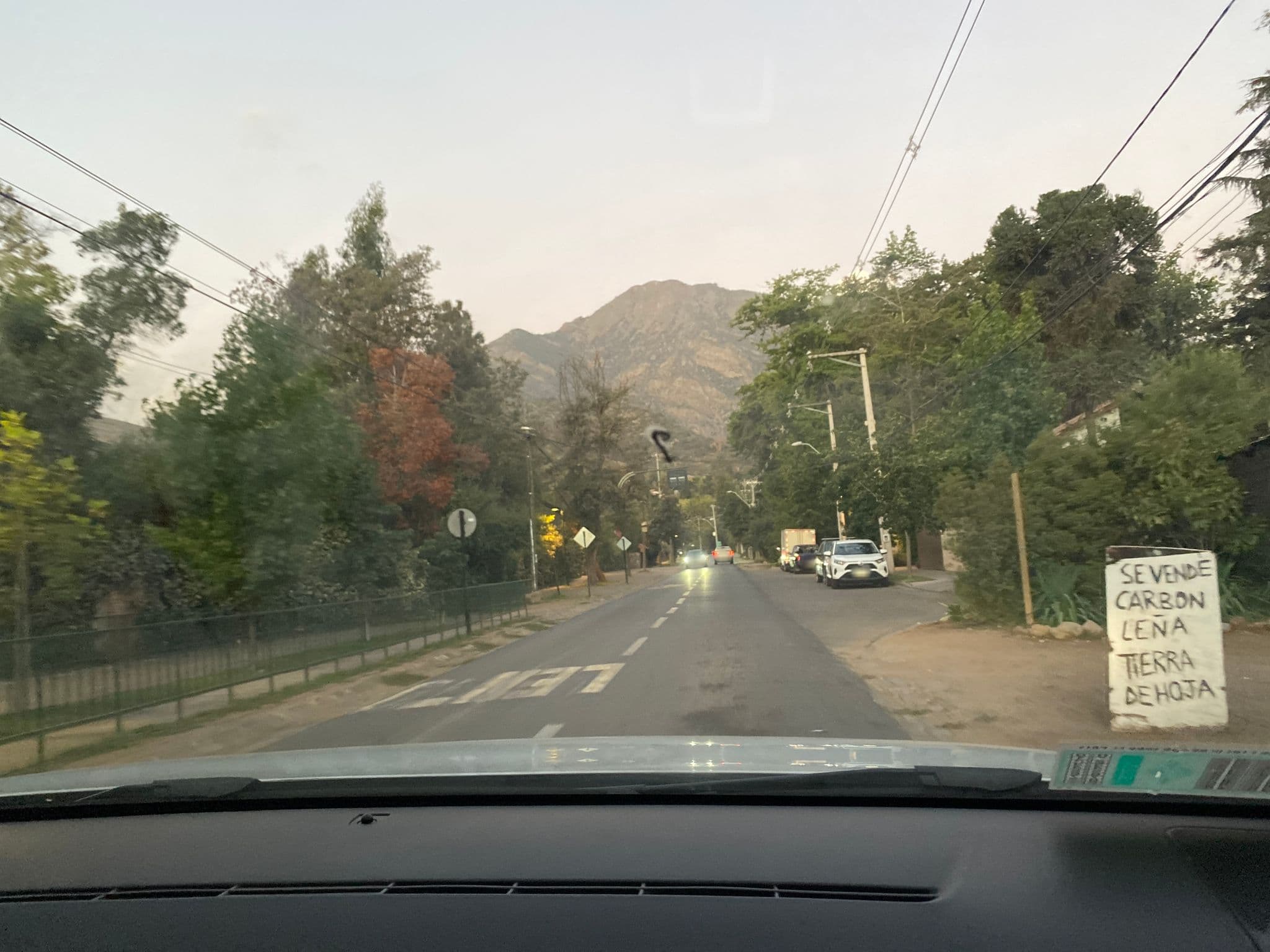 Street view near Ski & Snowboard Los Manantiales, Peñalolén — © etiennearaya (CC BY-SA · Mapillary)