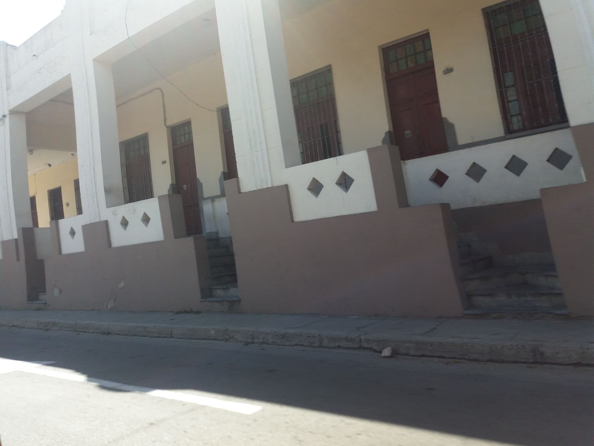 Street view near Hotel La Union Cienfuegos, Cienfuegos — © alvincordero (CC BY-SA · Mapillary)