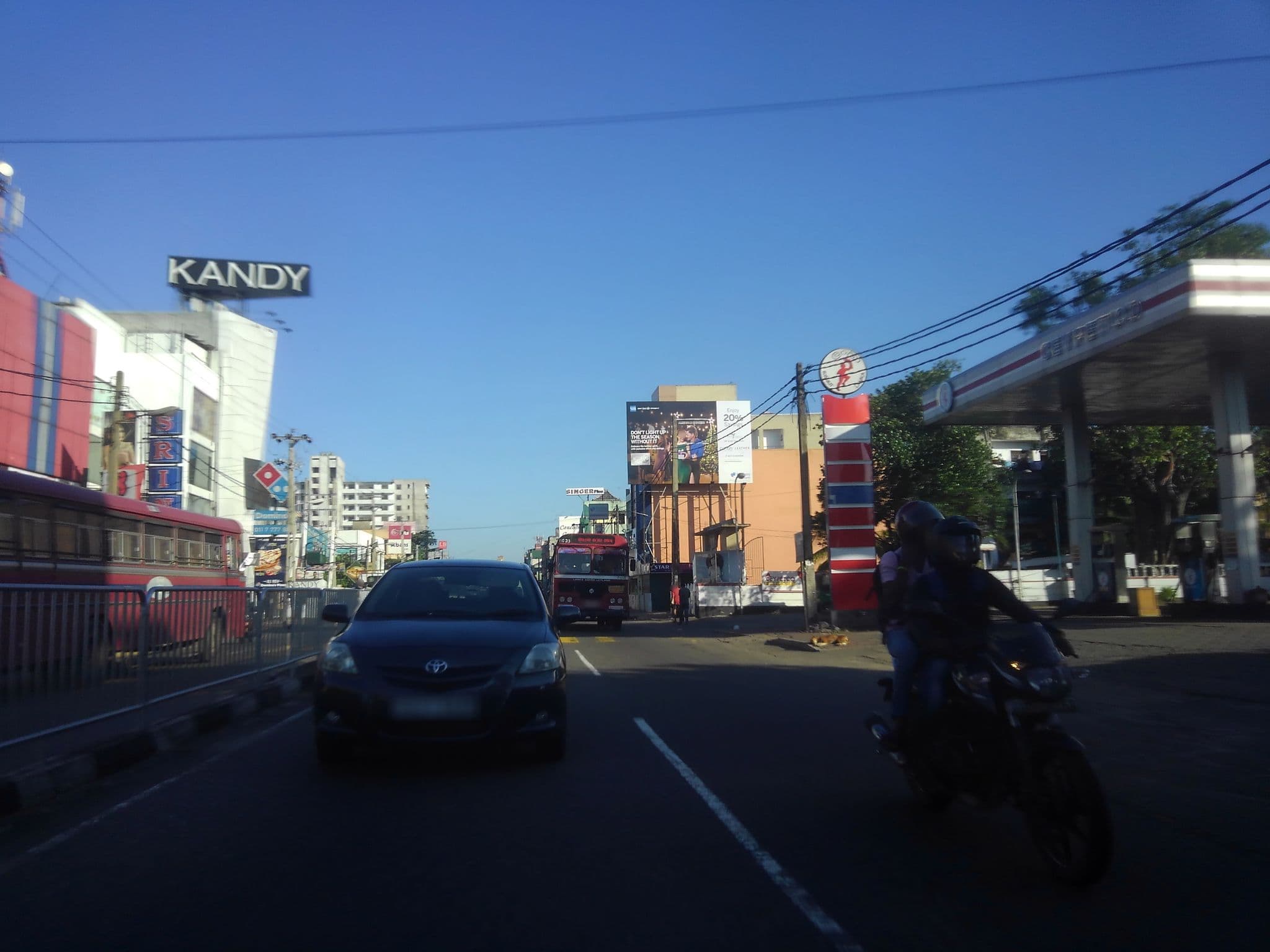 Street view near Saravana Bavan Hotel, Dehiwala-Mount Lavinia — © mapconcierge (CC BY-SA · Mapillary)