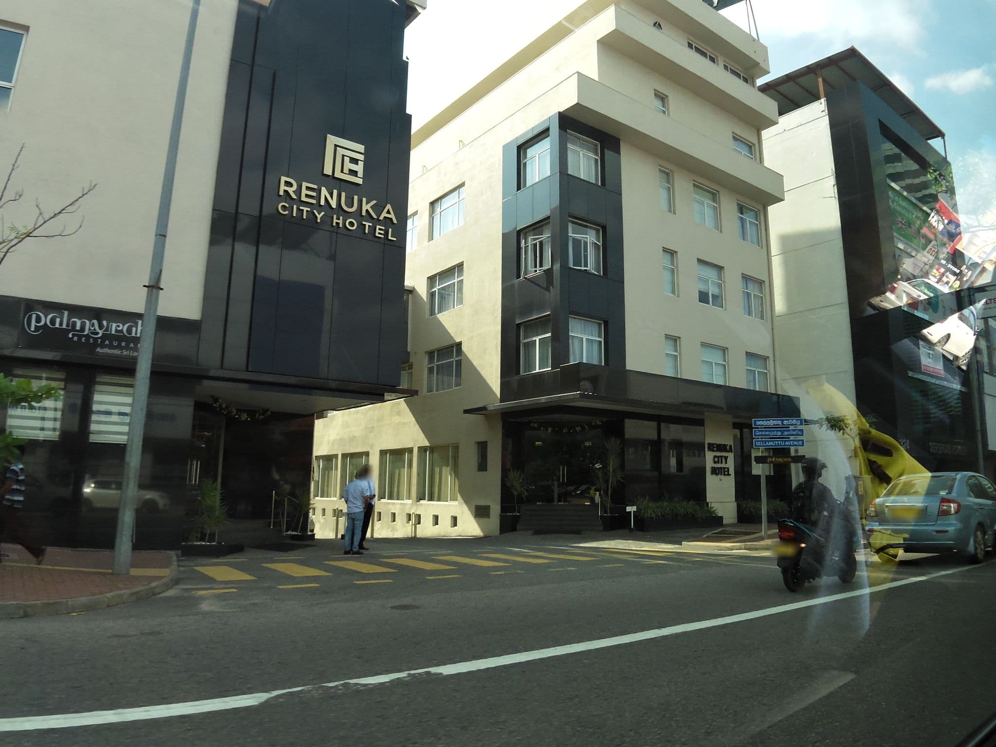 Street view near Hotel Renuka, Colombo — © maning (CC BY-SA · Mapillary)