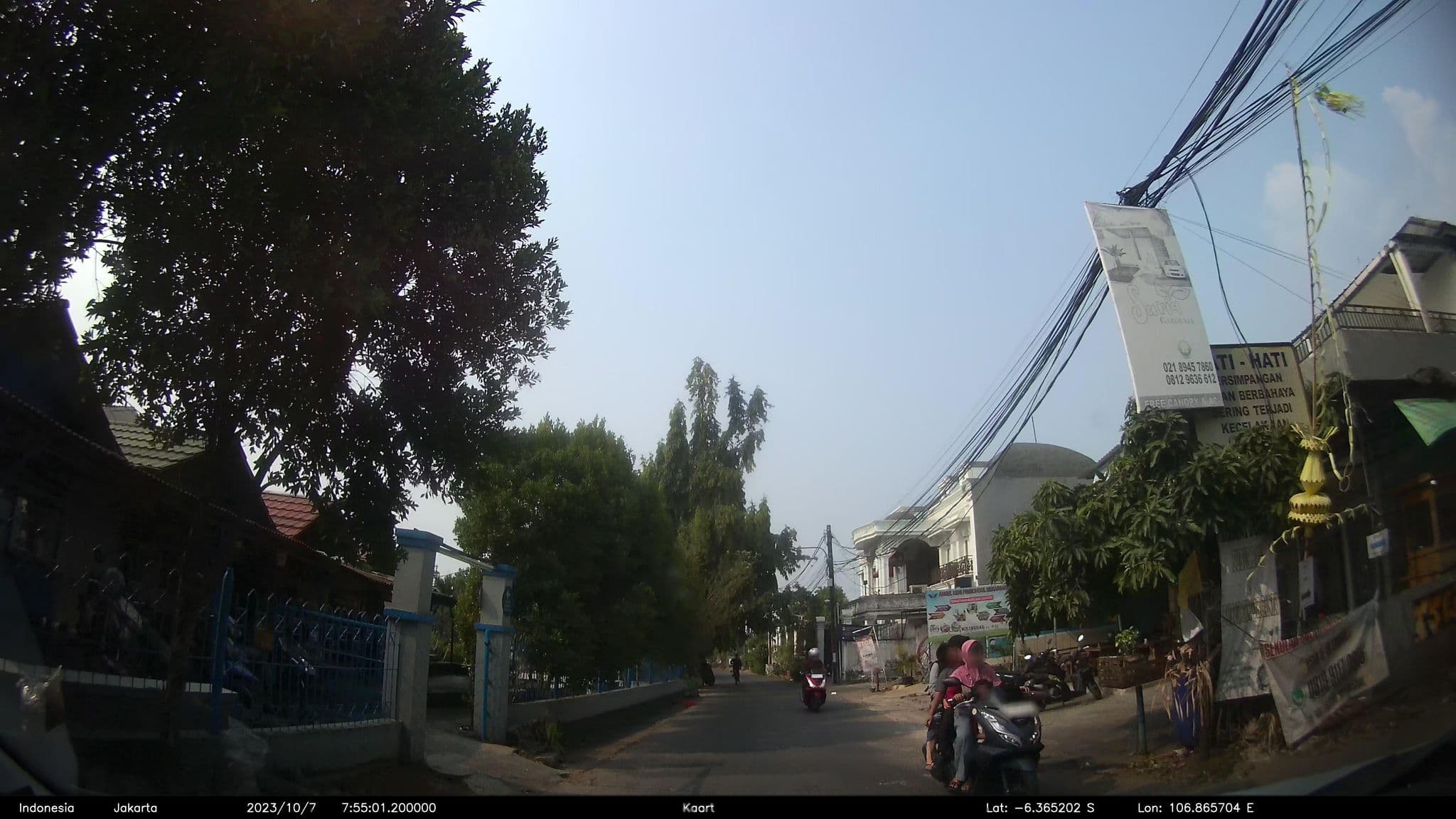 Street view near Wisma Hijau, Depok — © kaart5 (CC BY-SA · Mapillary)