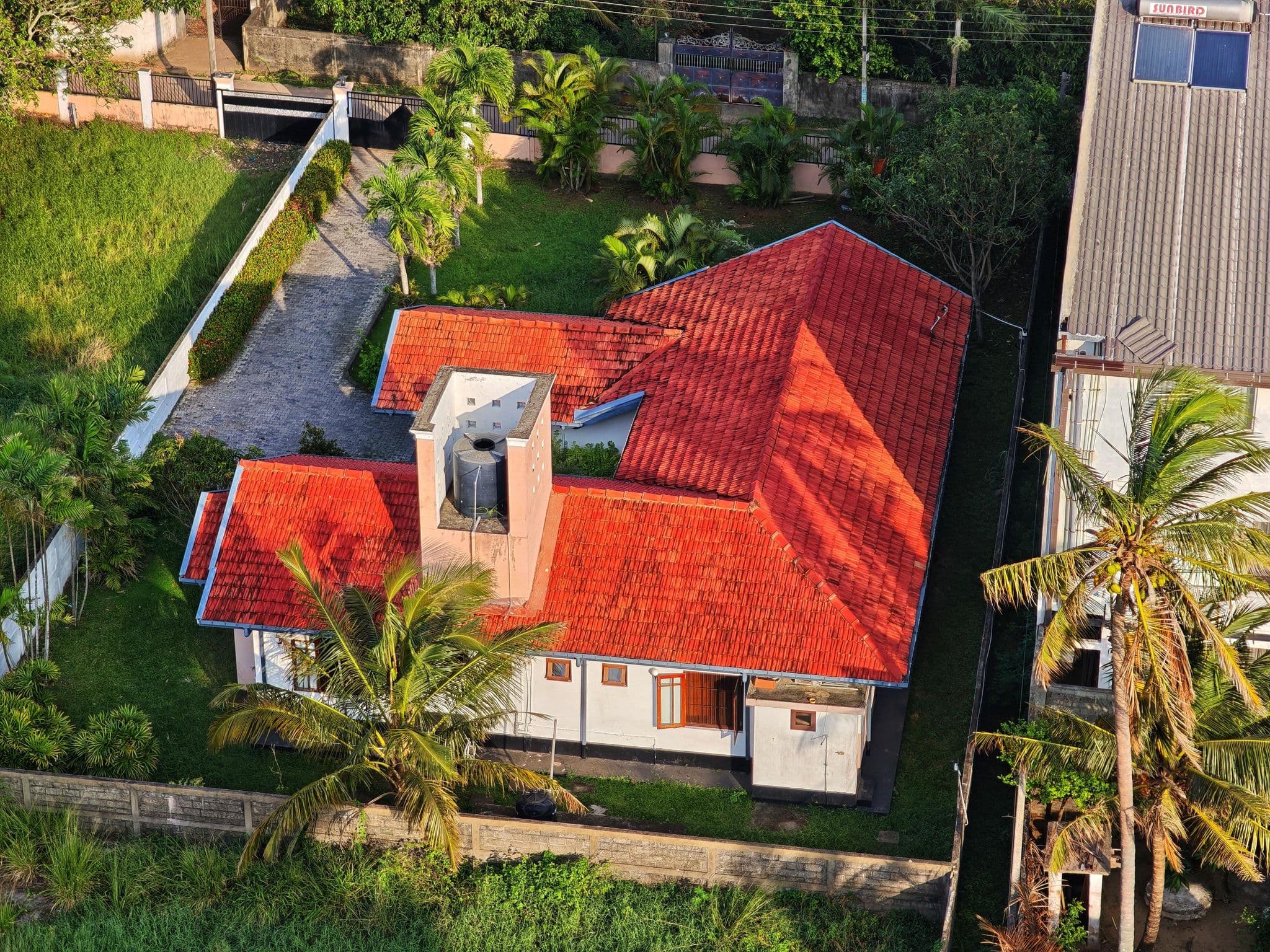 Street view near Binnacle, Negombo — © km2bp (CC BY-SA · Mapillary)