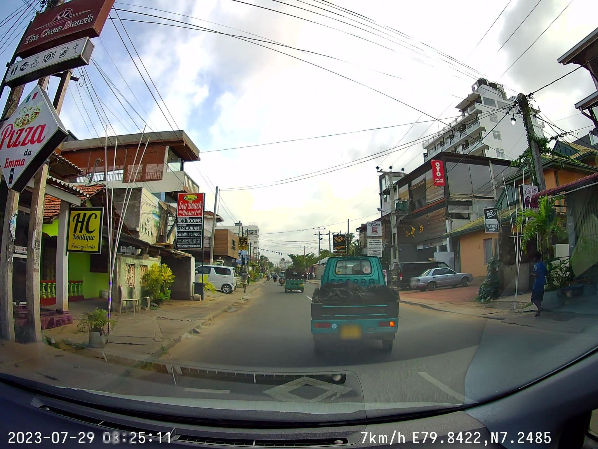 Street view near Green Garden Ayurvedic Pavilion, Negombo — © sahanbsb (CC BY-SA · Mapillary)