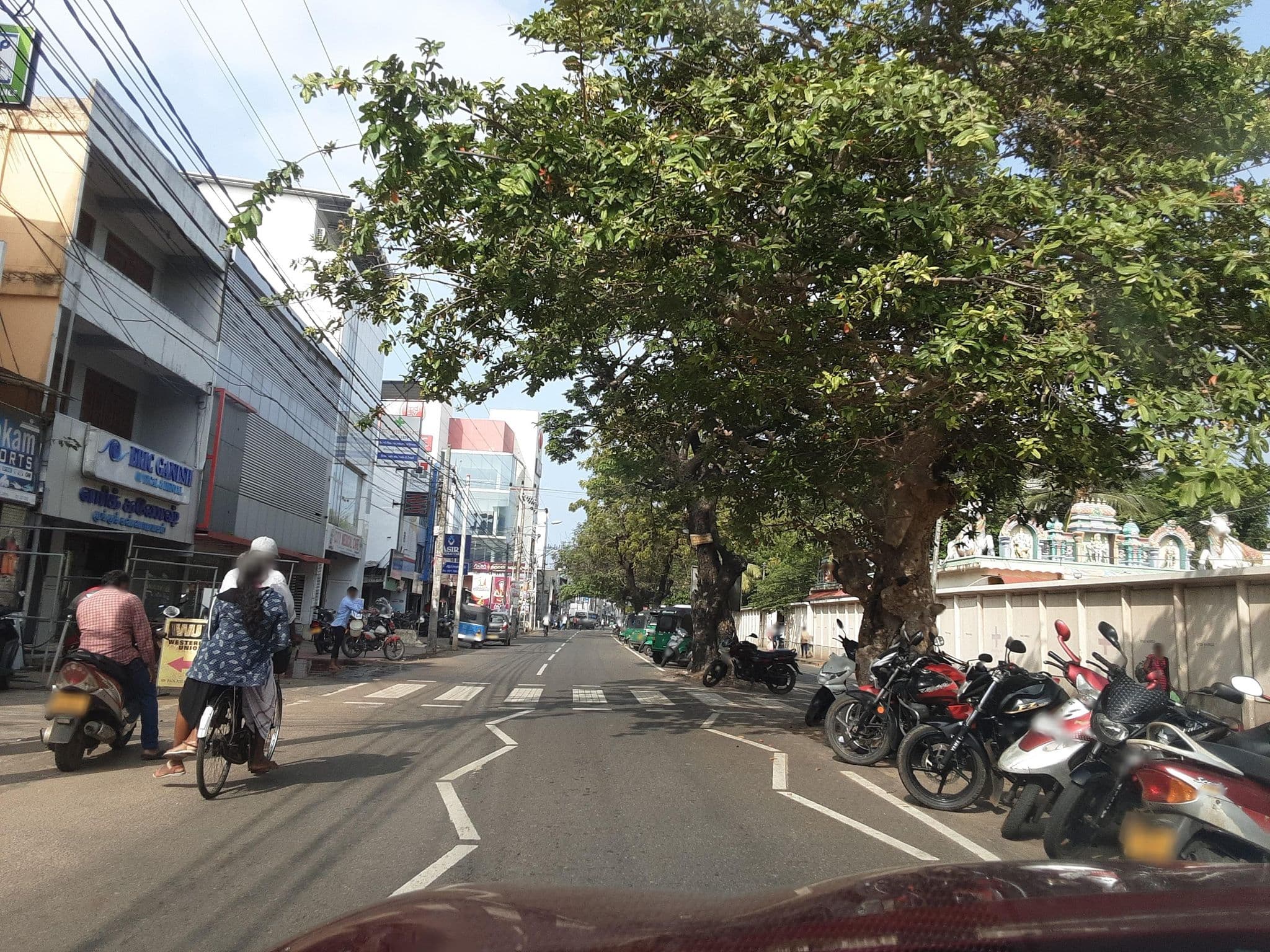 Street view near House Officers' Quarters, Jaffna — © ZihanZarouk (CC BY-SA · Mapillary)
