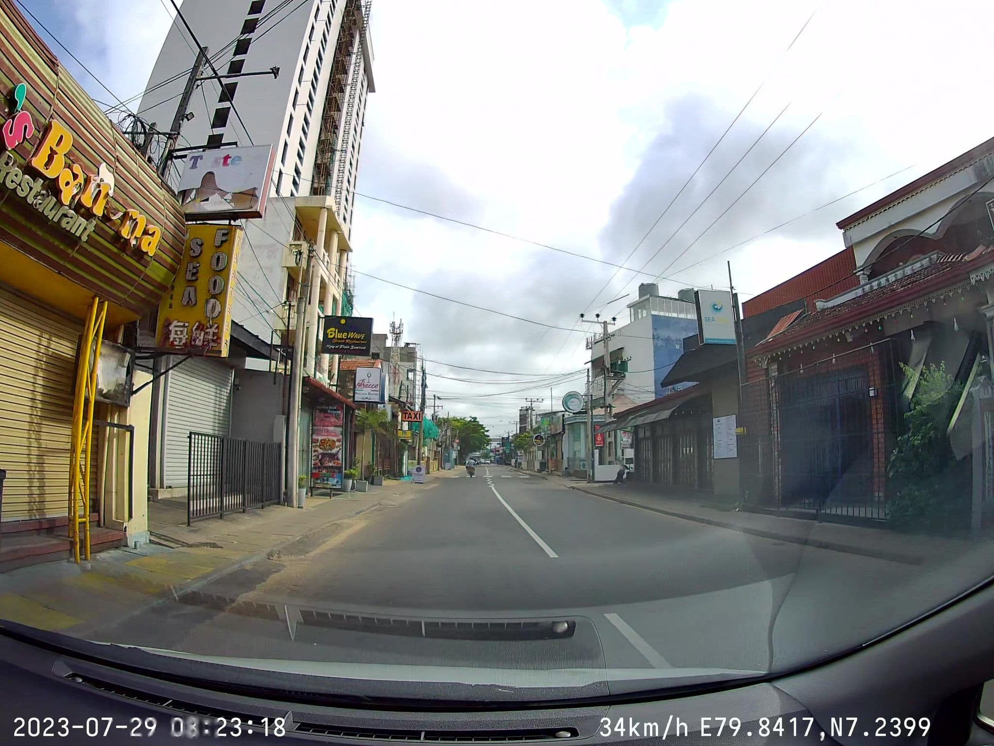 Street view near Blue Wave Beach Resort & Restaurant, Negombo — © sahanbsb (CC BY-SA · Mapillary)