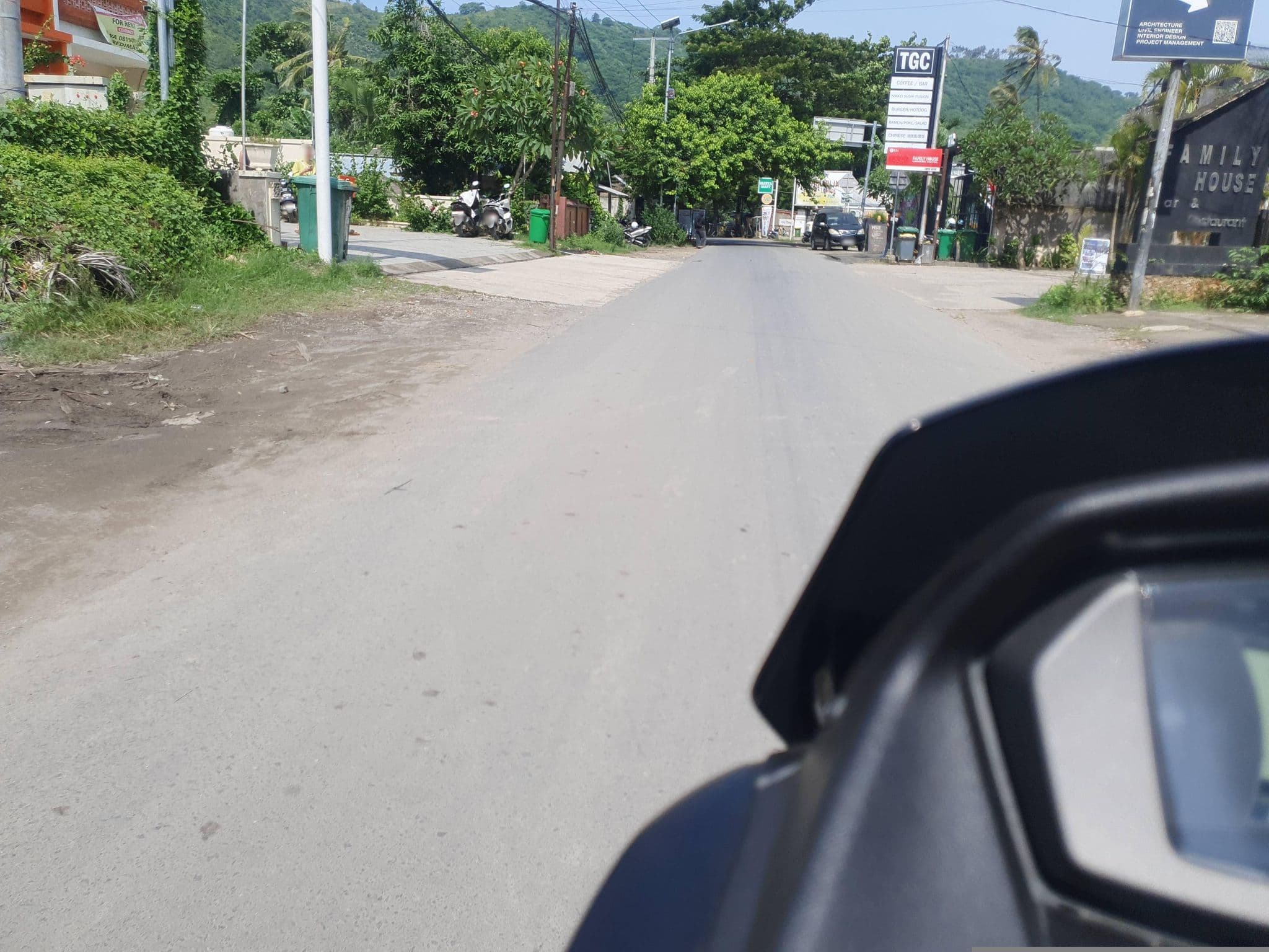 Street view near G'day Inn Budget Room, Praya