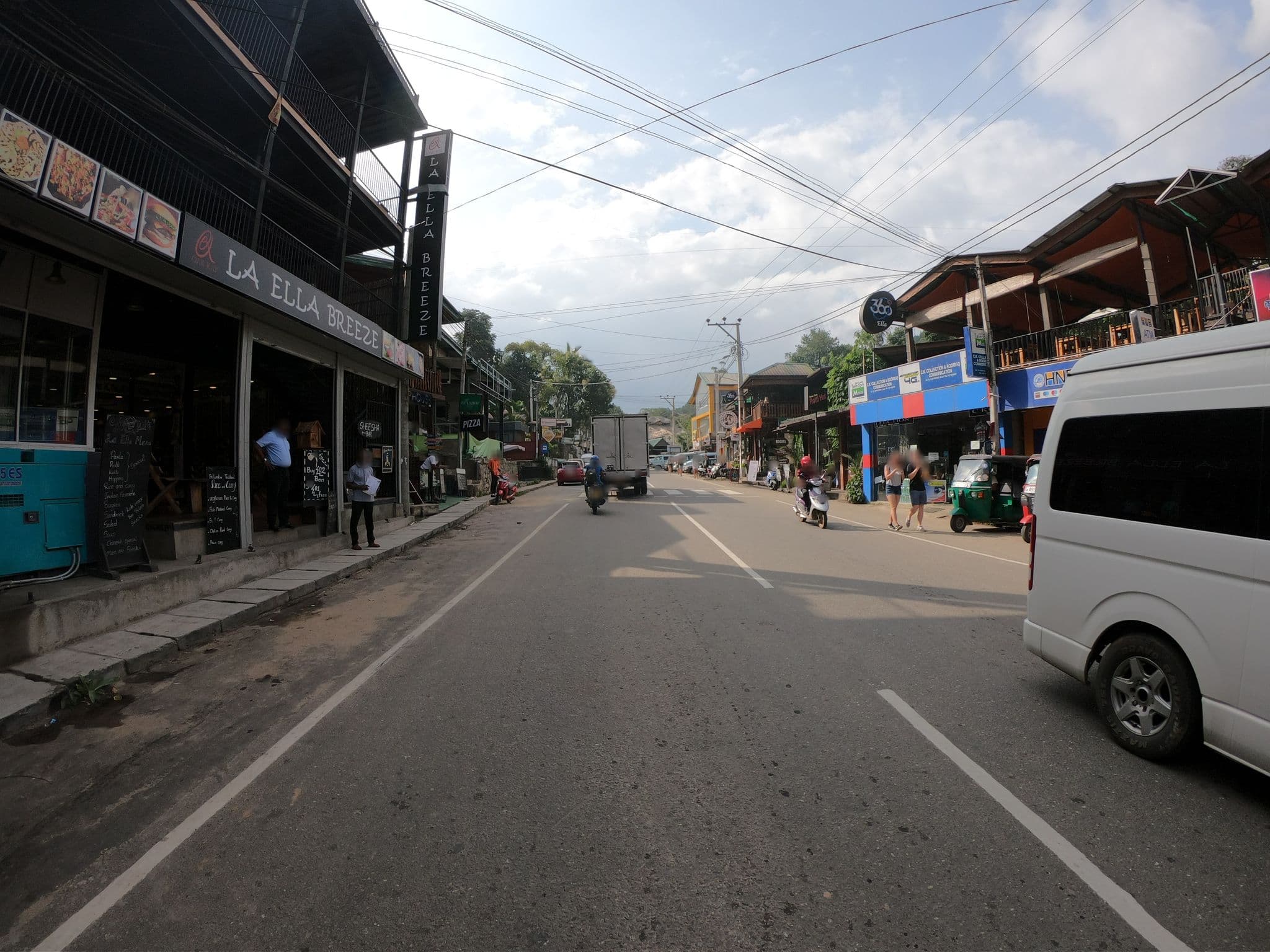 Street view near Up Country, Ella Town — © paulinus (CC BY-SA · Mapillary)