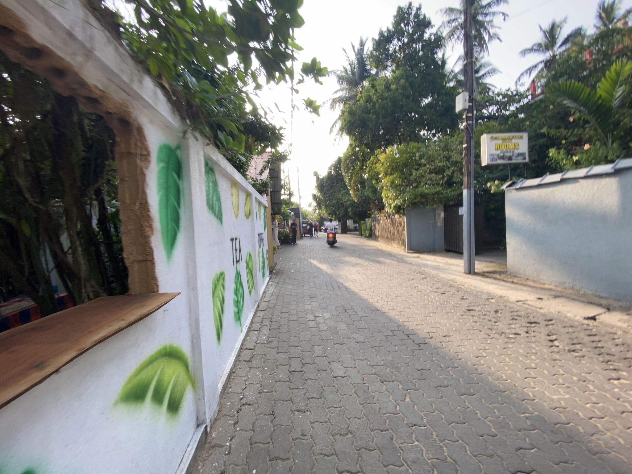 Street view near Royal Kingdom, Unawatuna — © vadi (CC BY-SA · Mapillary)