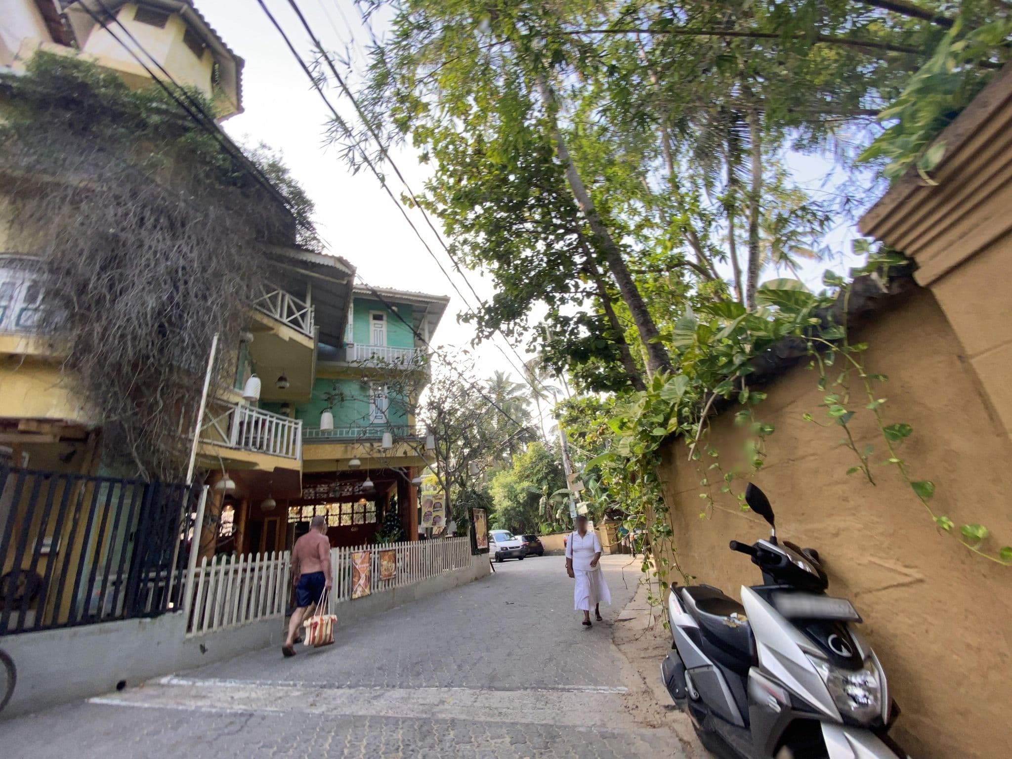 Street view near Palm View Hotel, Unawatuna — © vadi (CC BY-SA · Mapillary)