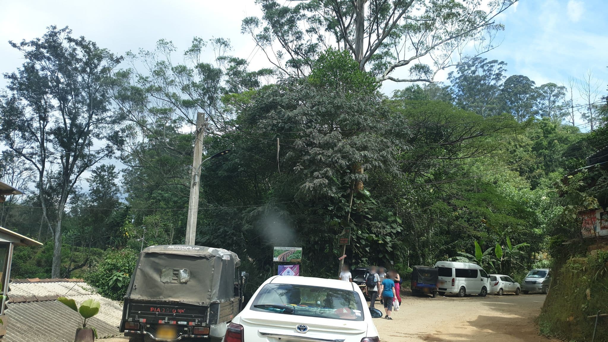 Street view near noname hostel and cafe, Ella Town — © coreagc (CC BY-SA · Mapillary)