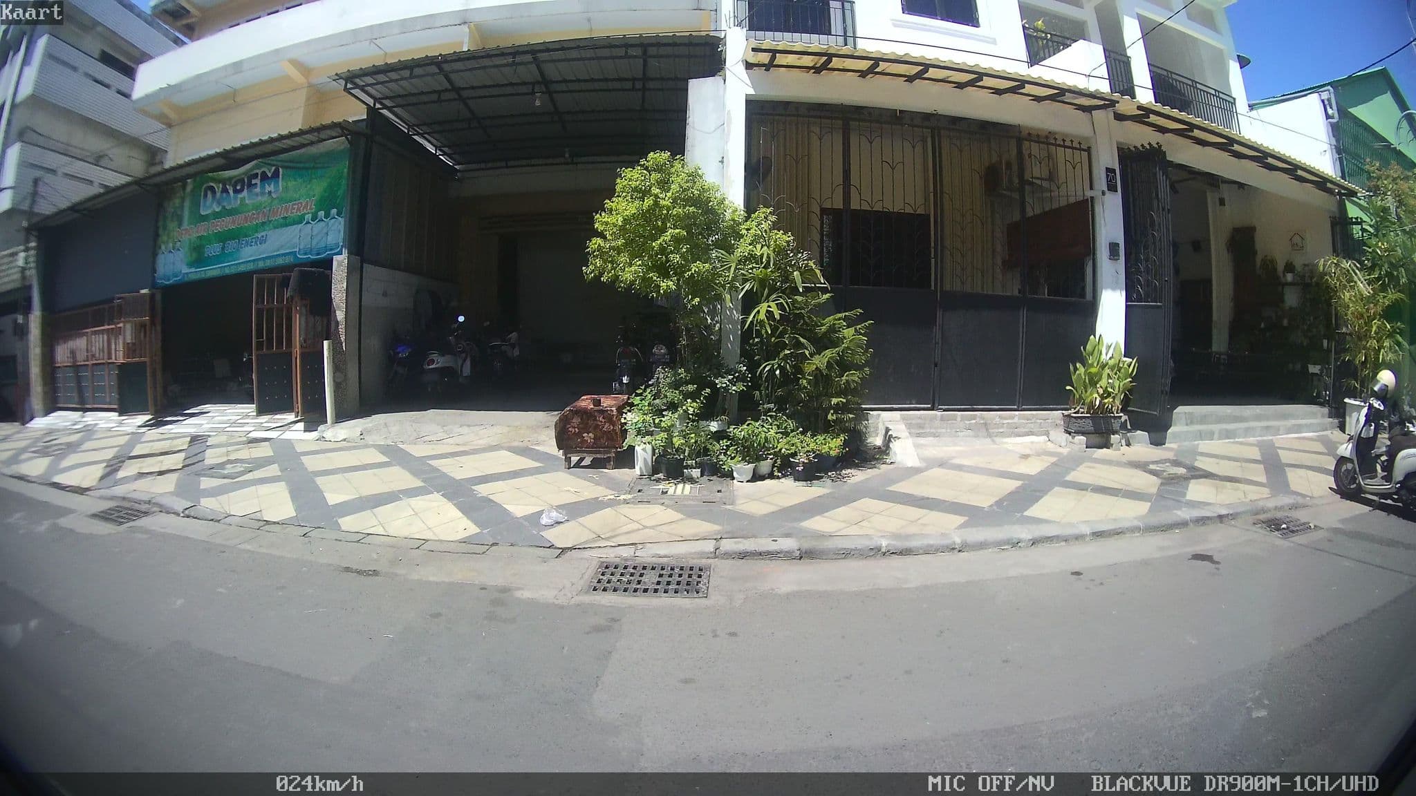 Street view near Singaraja Indah Hotel, Surabaya