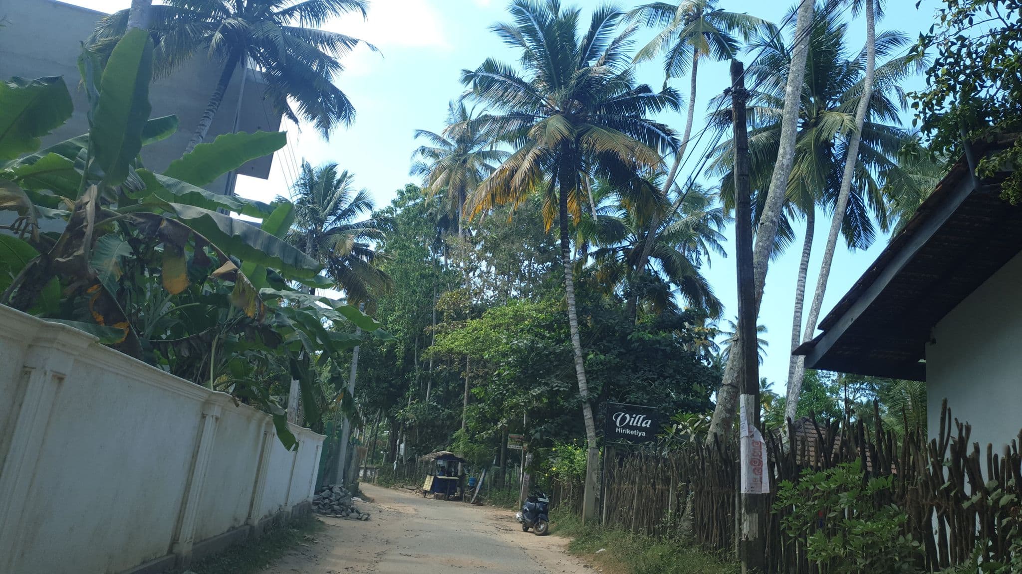 Street view near The Yard Hiriketiya, Beliatta — © coreagc (CC BY-SA · Mapillary)