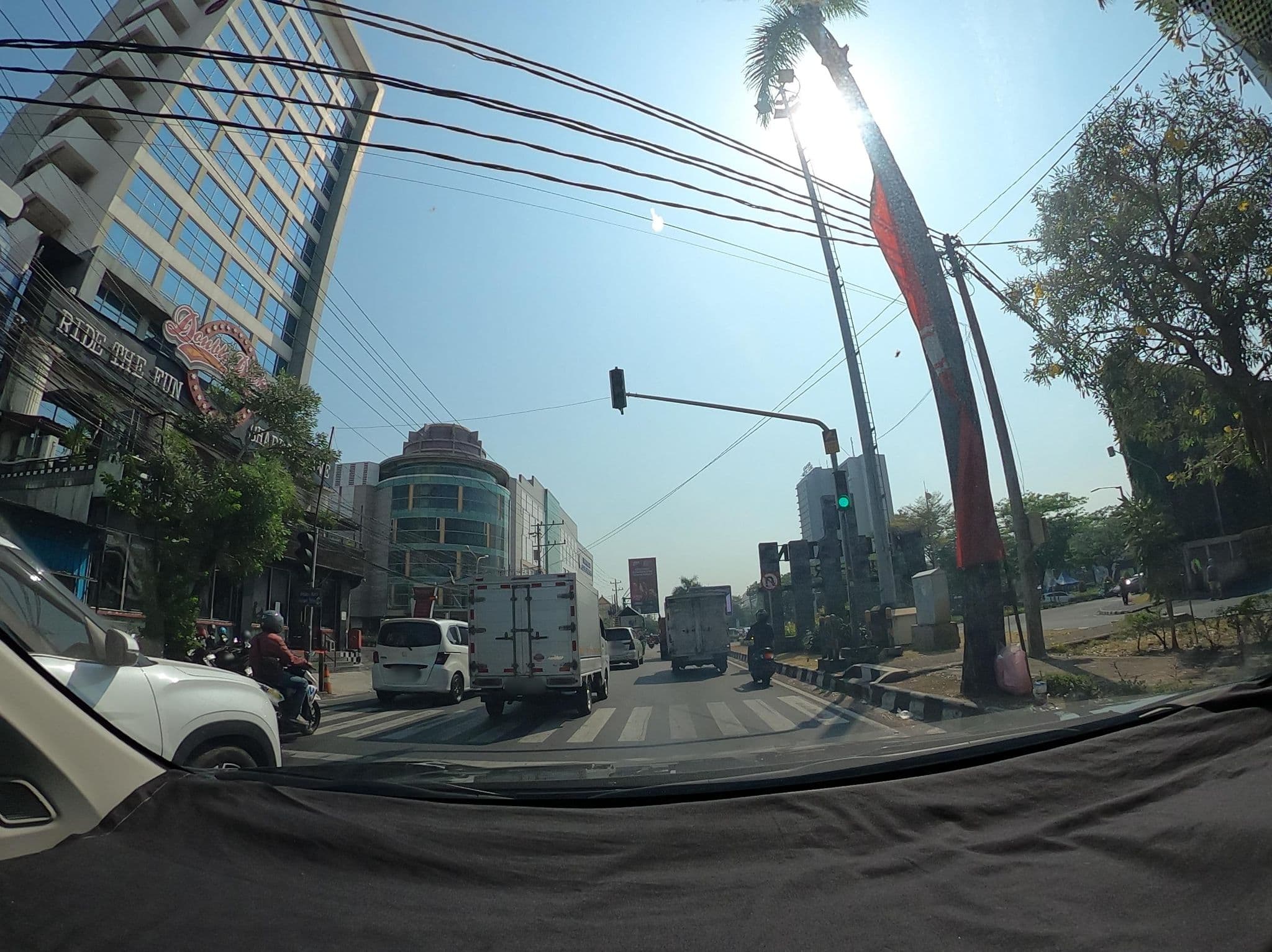 Street view near Fave Hotel, Grogol — © Kaart_Local (CC BY-SA · Mapillary)