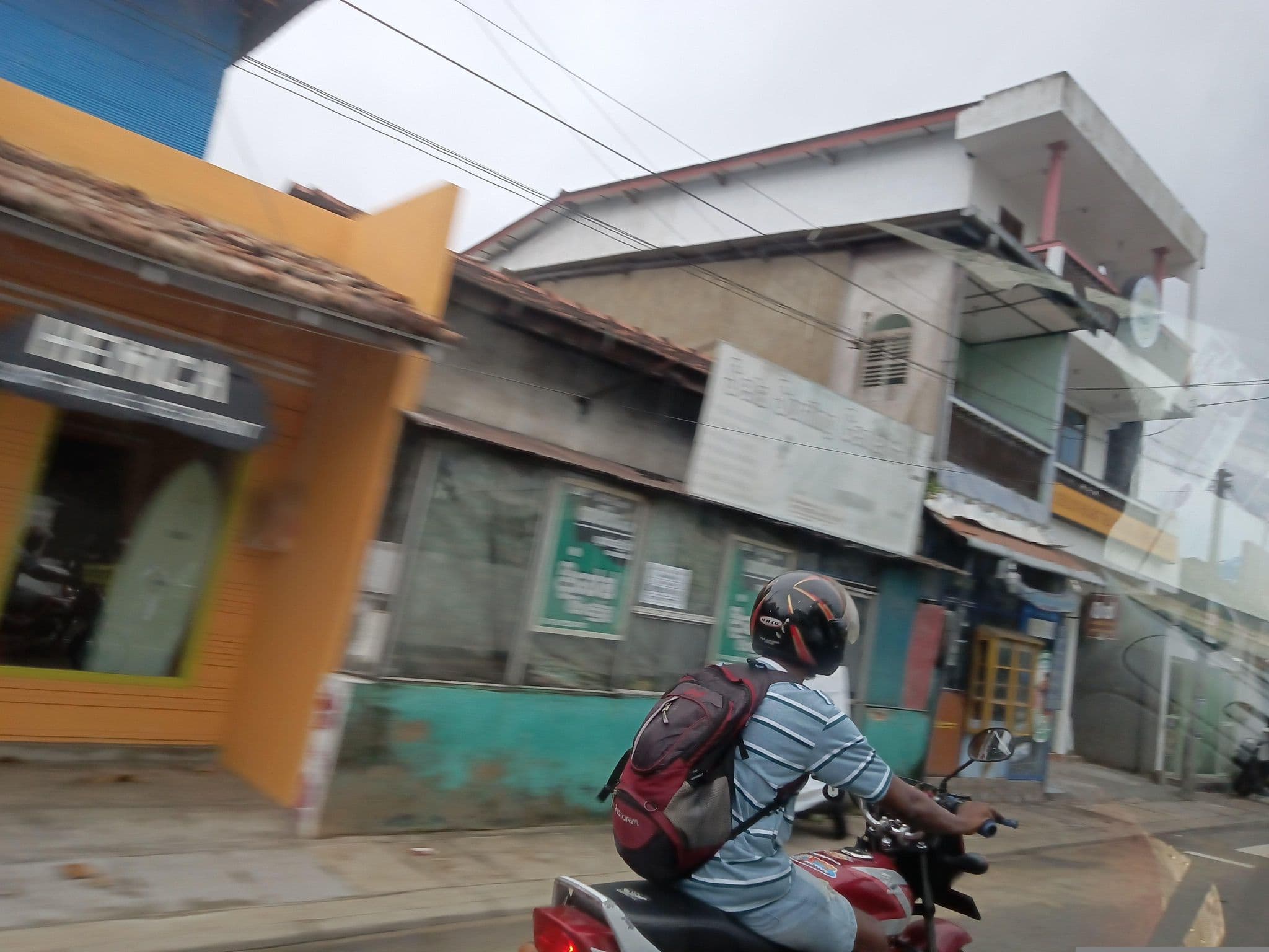 Street view near Dream Lanka Surf Hostel, Unawatuna — © maheshika (CC BY-SA · Mapillary)