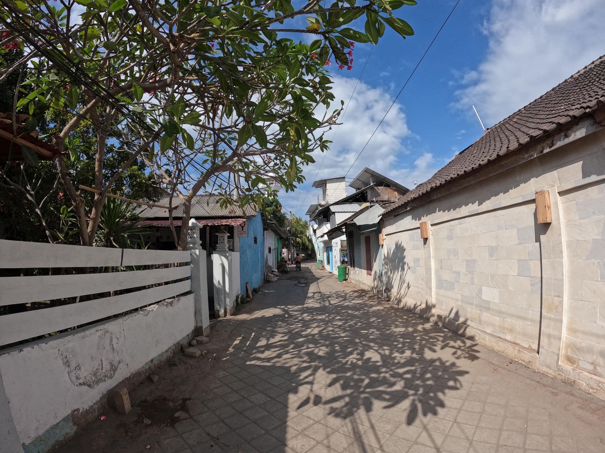 Street view near Banana Leaf Bungalow, Gili Trawangan
