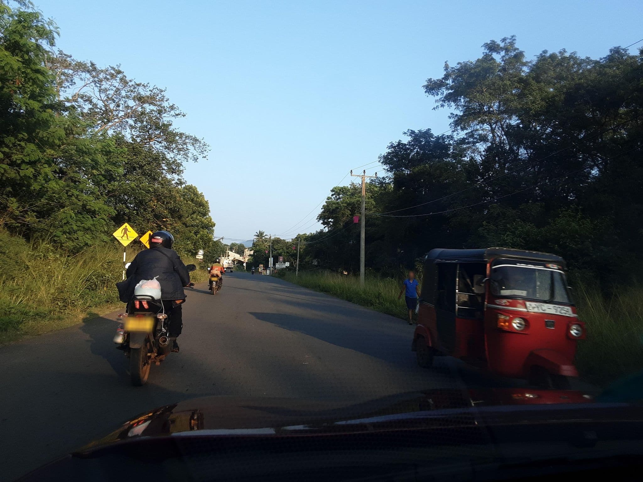 Street view near Hotel Kandalama, Dambulla — © ZihanZarouk (CC BY-SA · Mapillary)