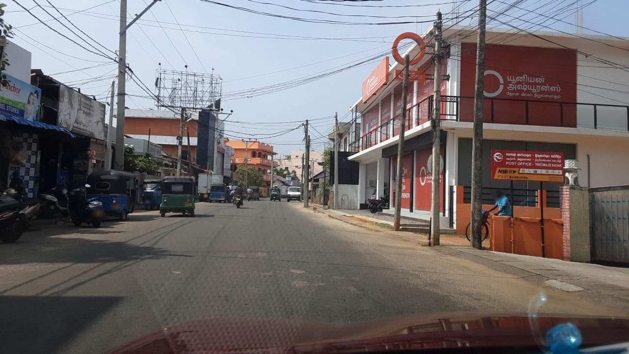 Street view near Bon Voyaage Tourist Inn, Trincomalee — © ZihanZarouk (CC BY-SA · Mapillary)