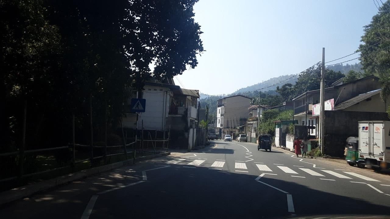Street view near The Golden Crown Hotel, Kandy — © ZihanZarouk (CC BY-SA · Mapillary)