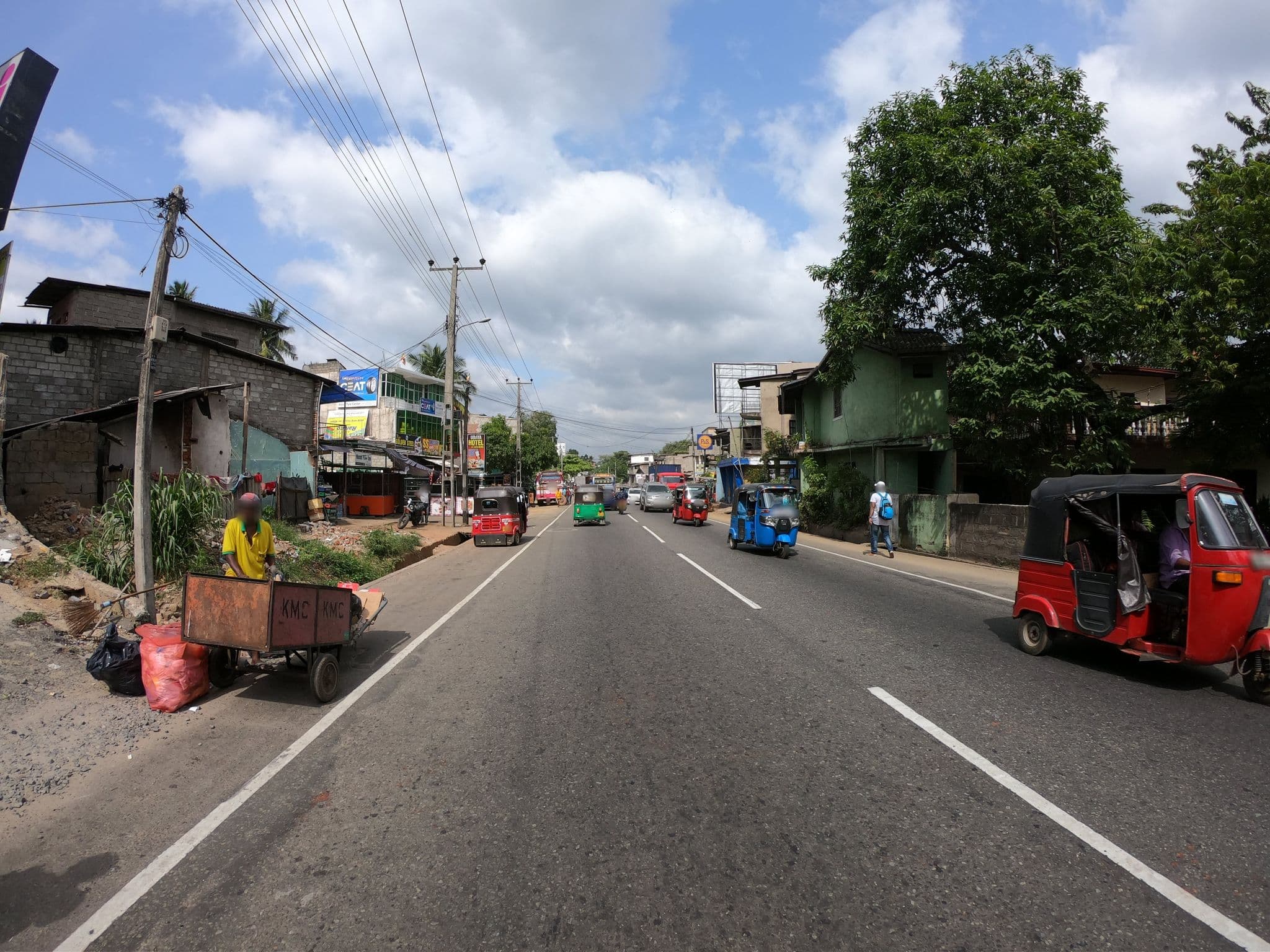 Street view near Riverston Holiday Resort, Kandy — © paulinus (CC BY-SA · Mapillary)