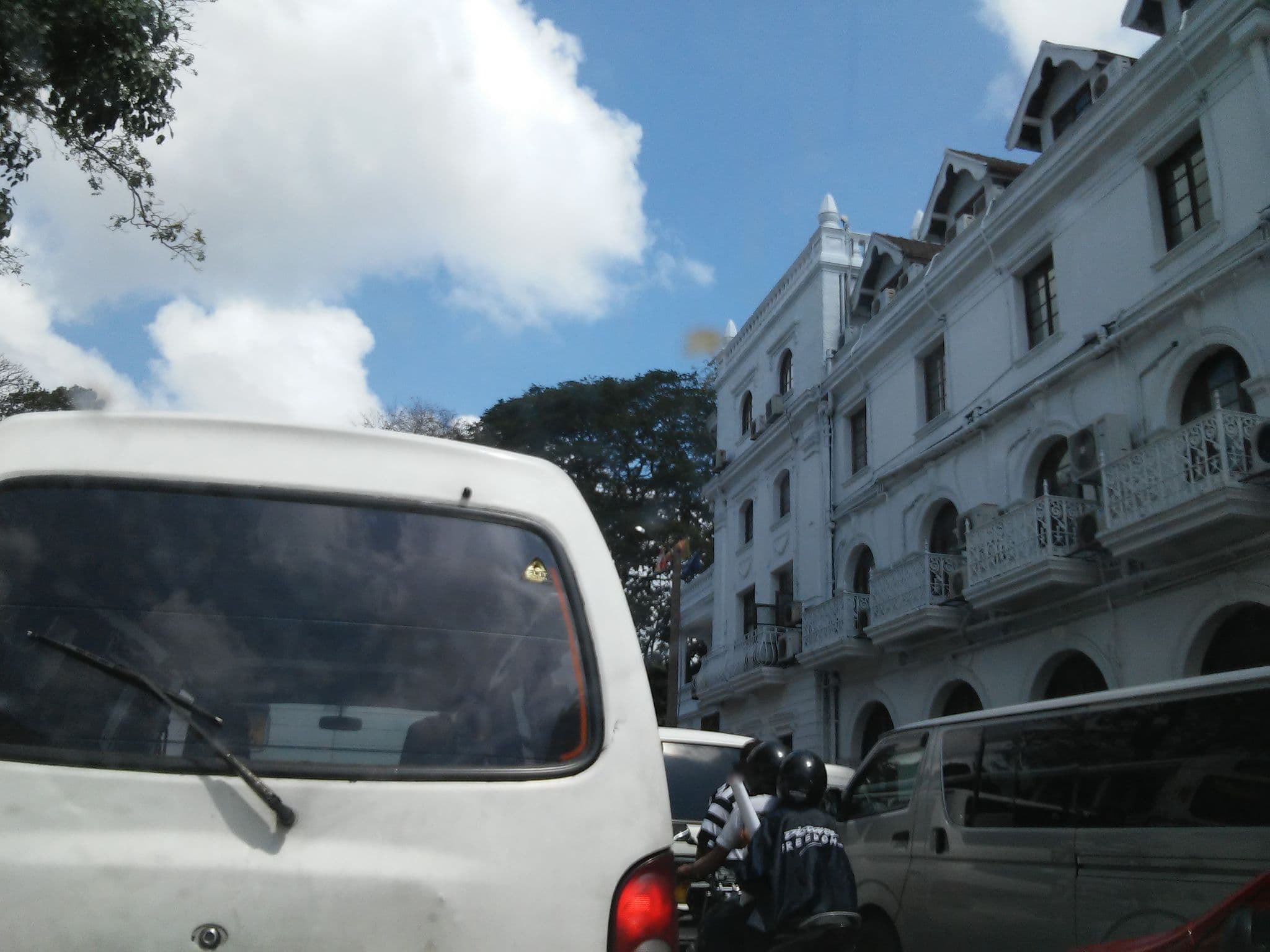 Street view near Olde Empire Hotel, Kandy — © shravan91 (CC BY-SA · Mapillary)