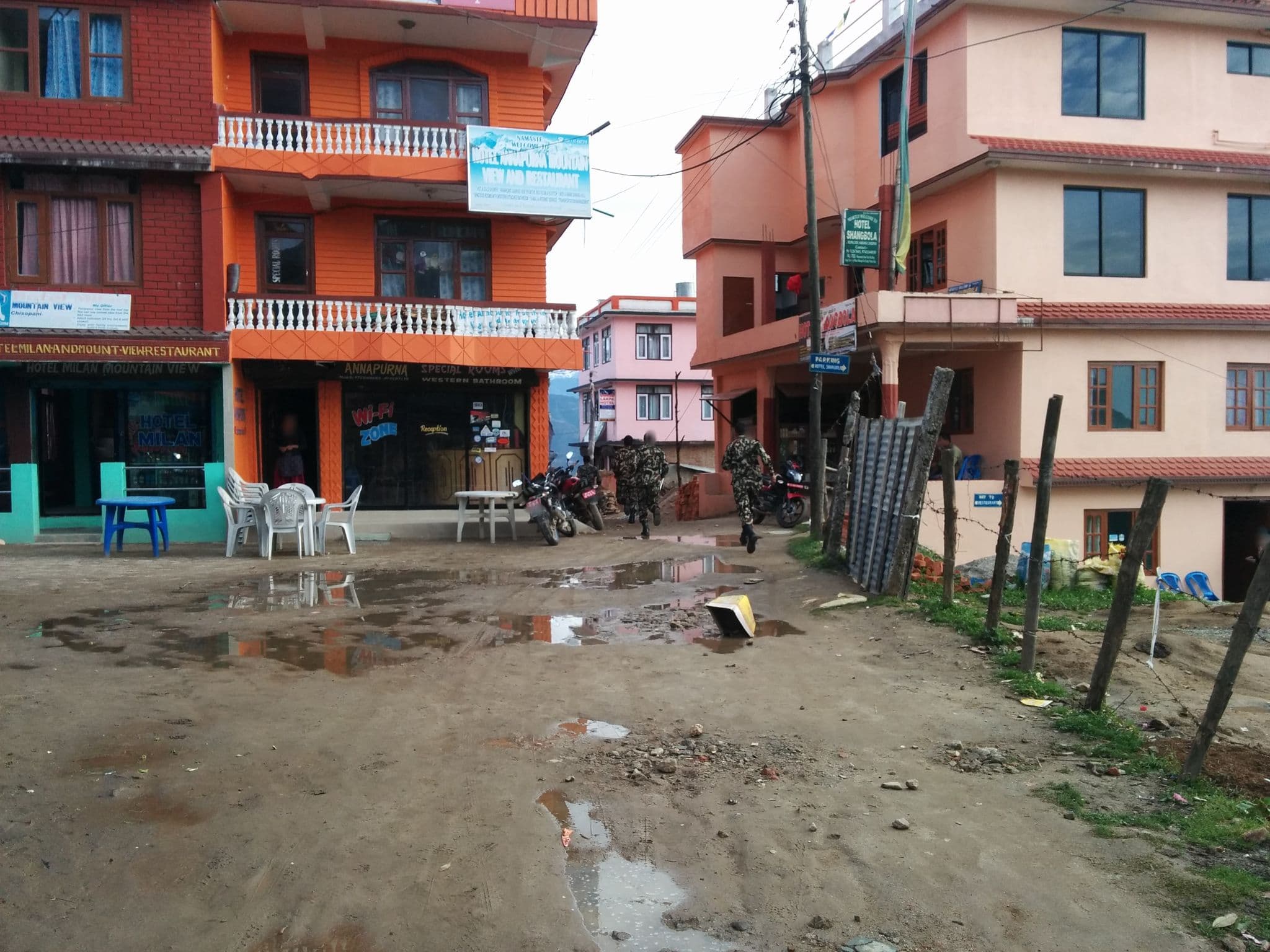 Street view near Hotel Mountain & Galaxy Resort, Chapali̇̄ Bhaḍrakāli̇̄ — © sashazykov (CC BY-SA · Mapillary)