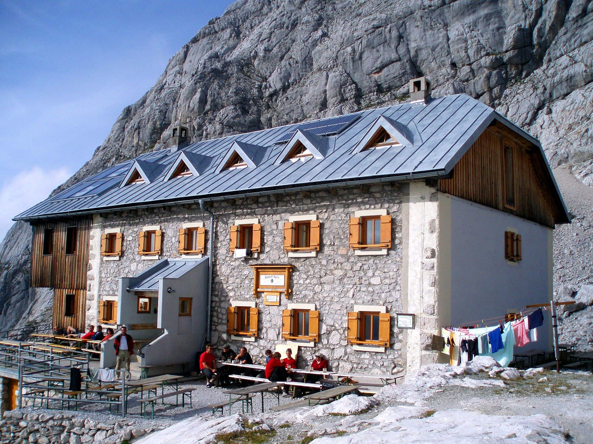 Adamekhütte (via Wikimedia Commons, CC BY-SA 3.0 de)