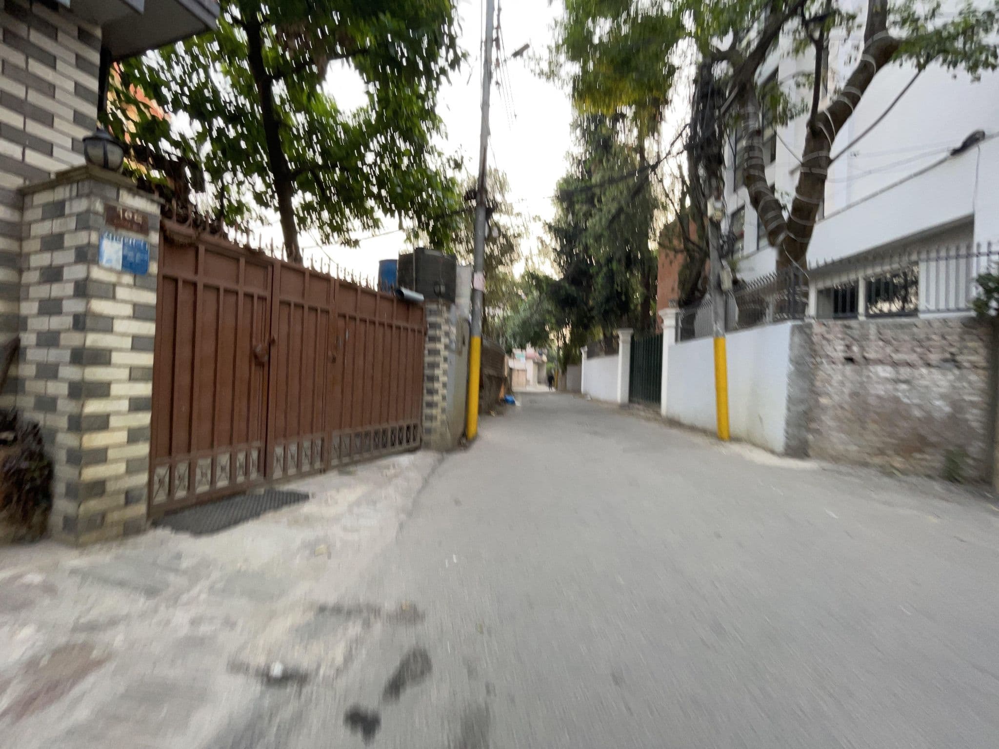 Street view near The Nepali Hive, Kathmandu — © vagrant42 (CC BY-SA · Mapillary)
